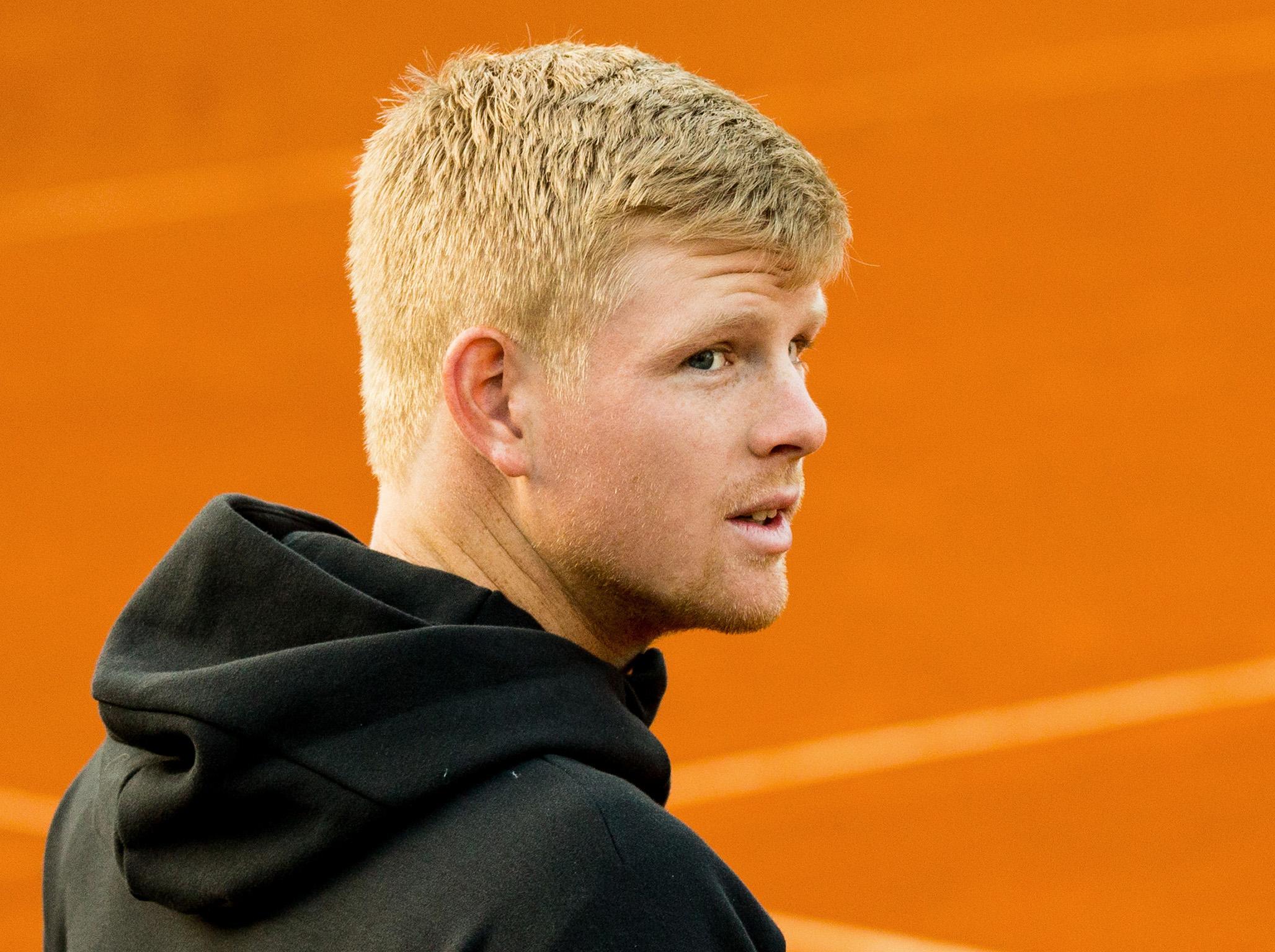 Edmund carries a powerful forehand