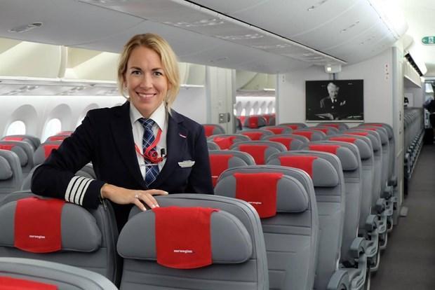 Jessica Sundquist, Norwegian 787 captain