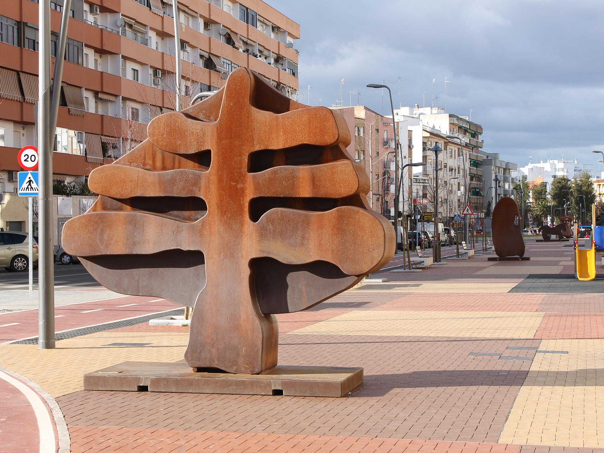 The town of Almendralejo is on the main road and rail route between Mérida and Seville