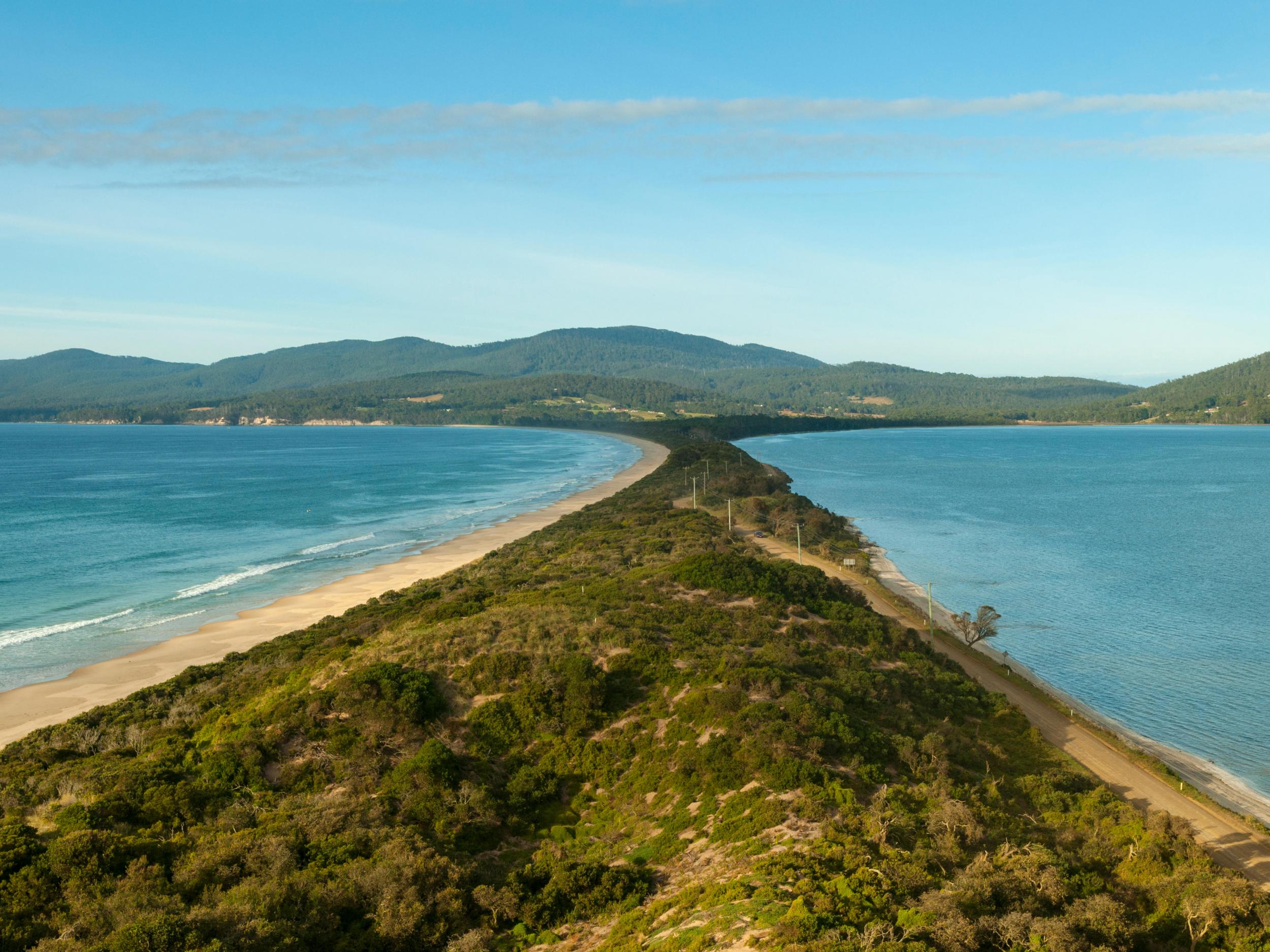 &#13;
A project on Tasmania’s Bruny Island links up 33 homes with battery storage into a single network &#13;