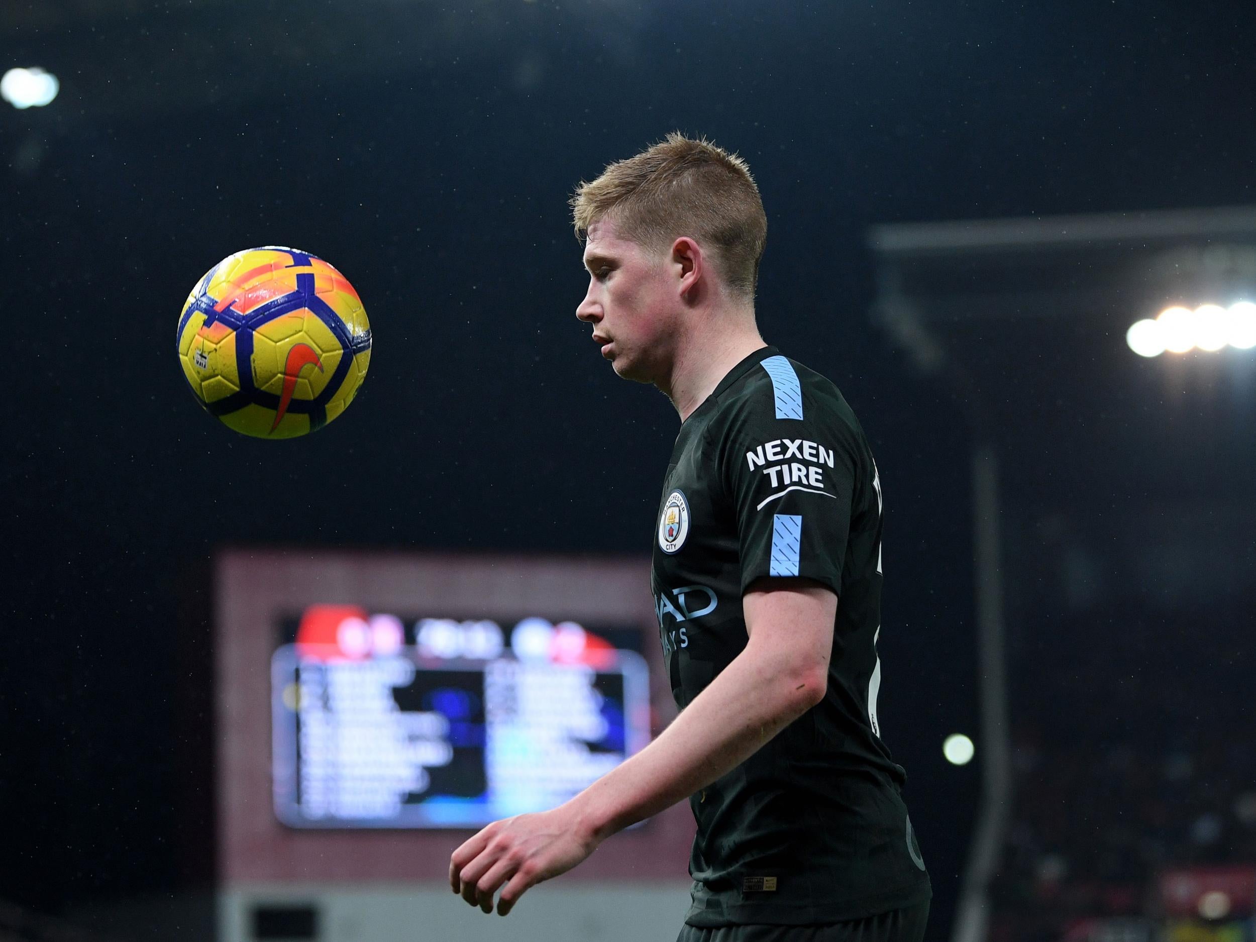 Manchester City moved a step closer to the league title by beating Stoke City on Monday