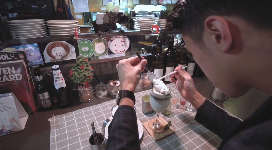 Cafe R&C barista at work