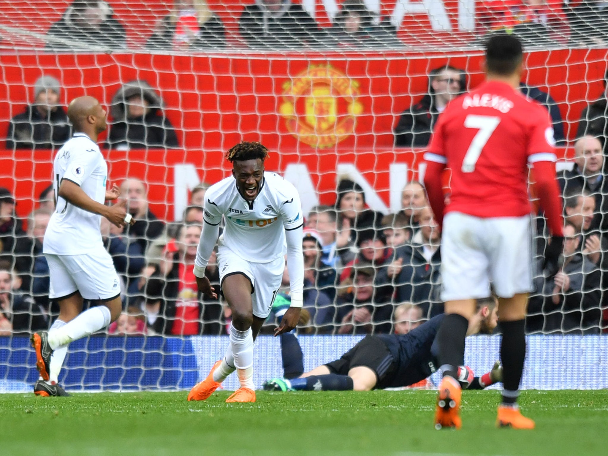 Tammy Abraham reacts to seeing a shot saved by David De Gea