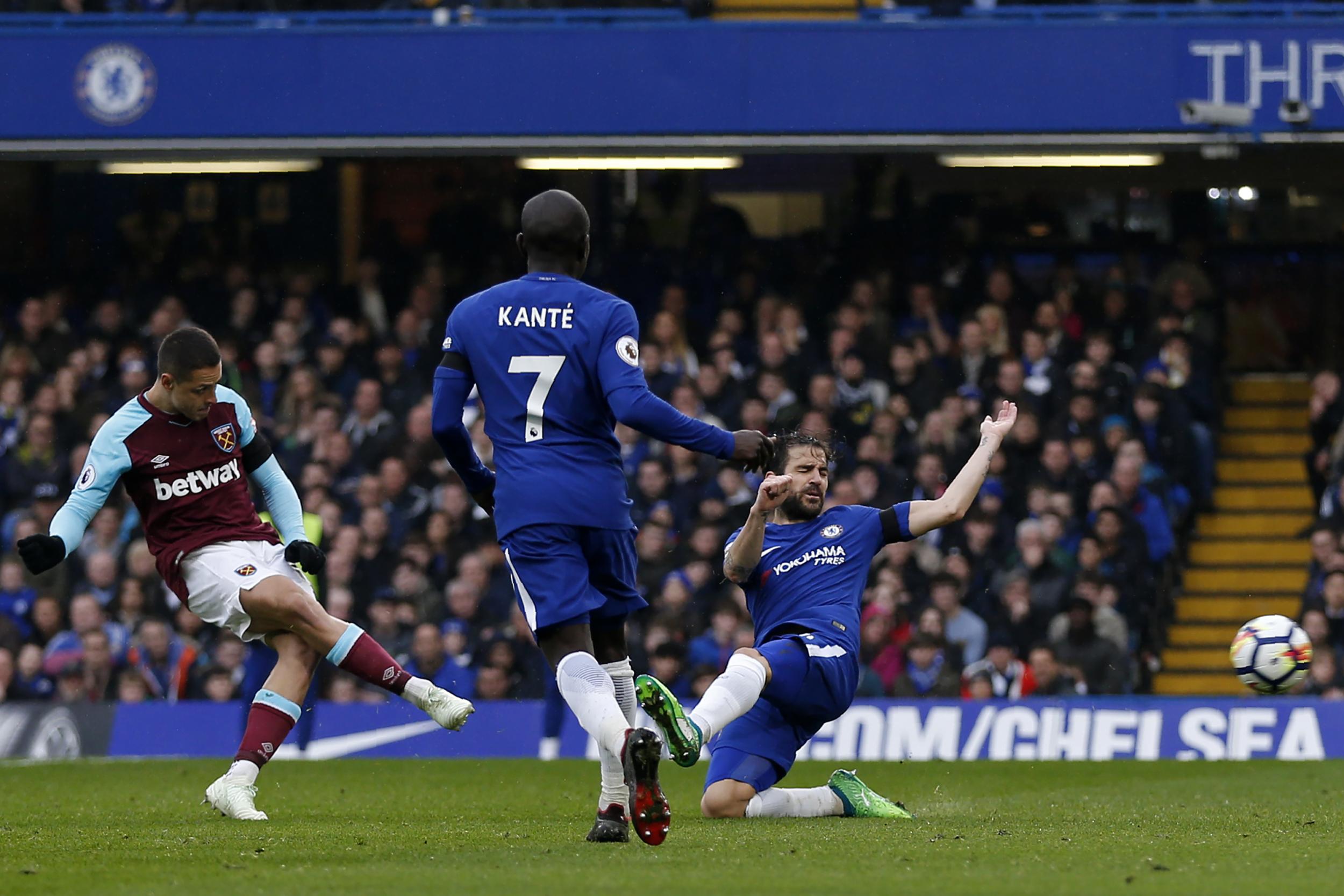 Javier Hernandez equalises for West Ham