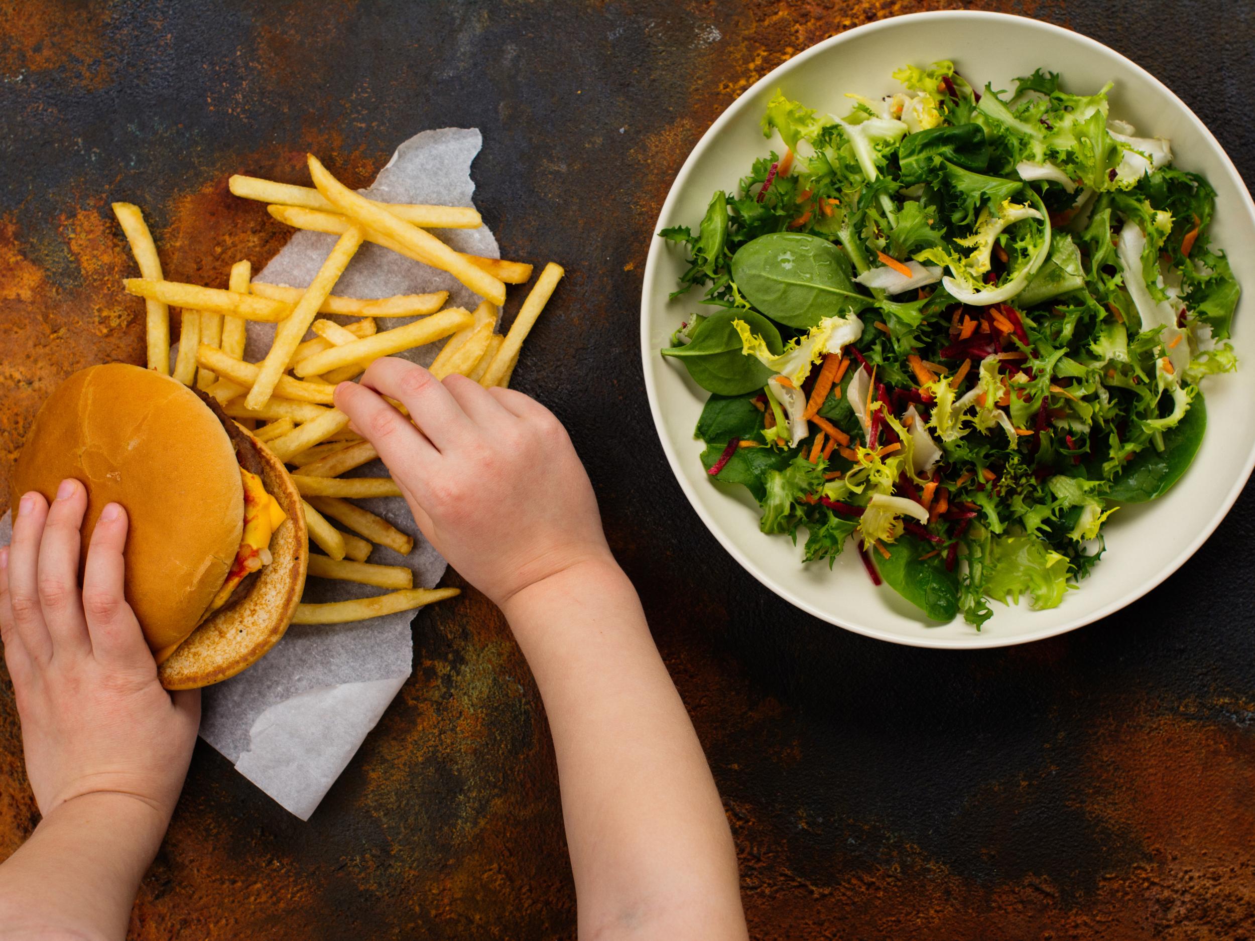 The salt content of salads bought from restaurants, sandwich and coffee shops and fast food outlets has increased by 13% since 2014, according to research