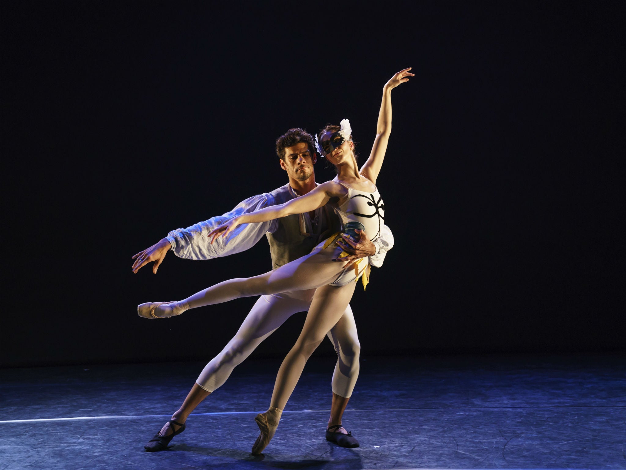 Thiago Soares and Lauren Cuthbertson in ‘House of Birds’