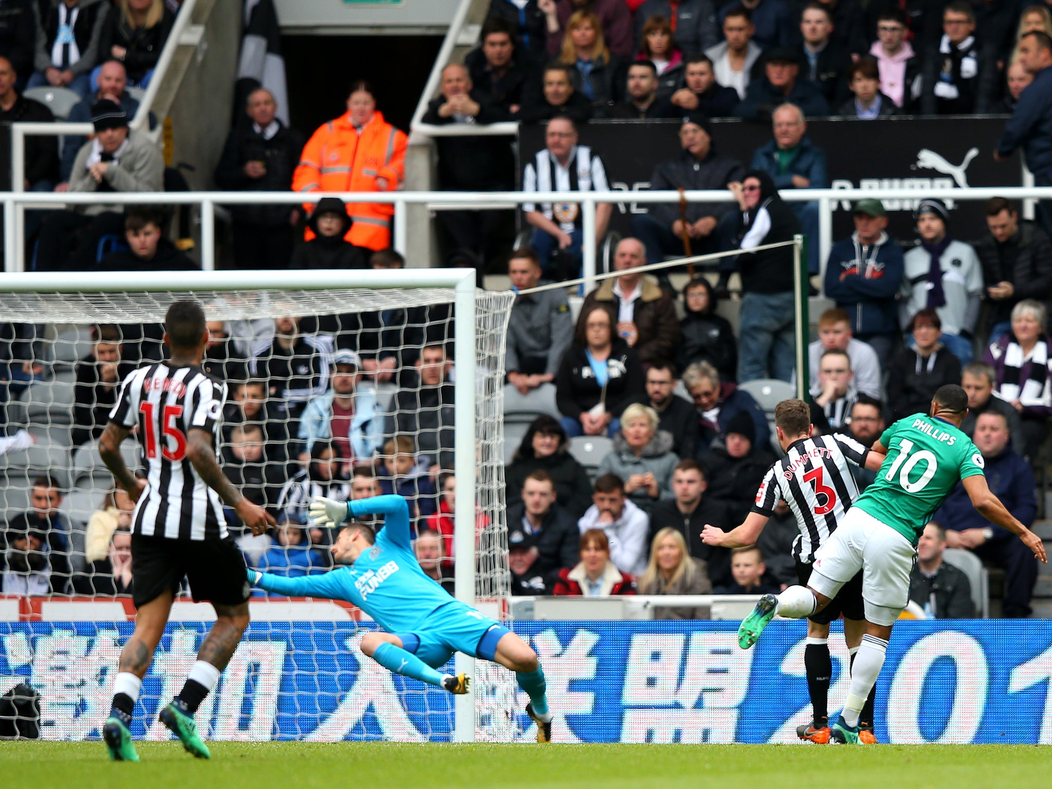 Matt Phillips scores for West Brom