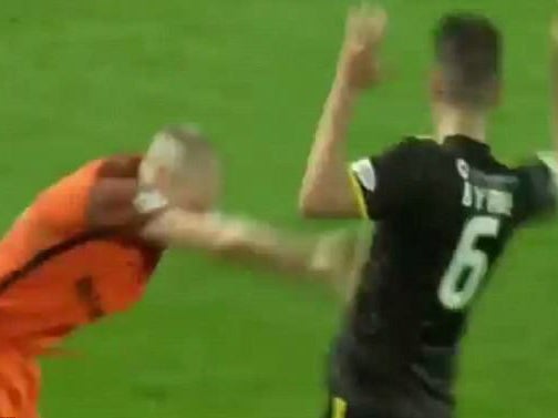 Willo Flood getting intimate with Shaun Byrne