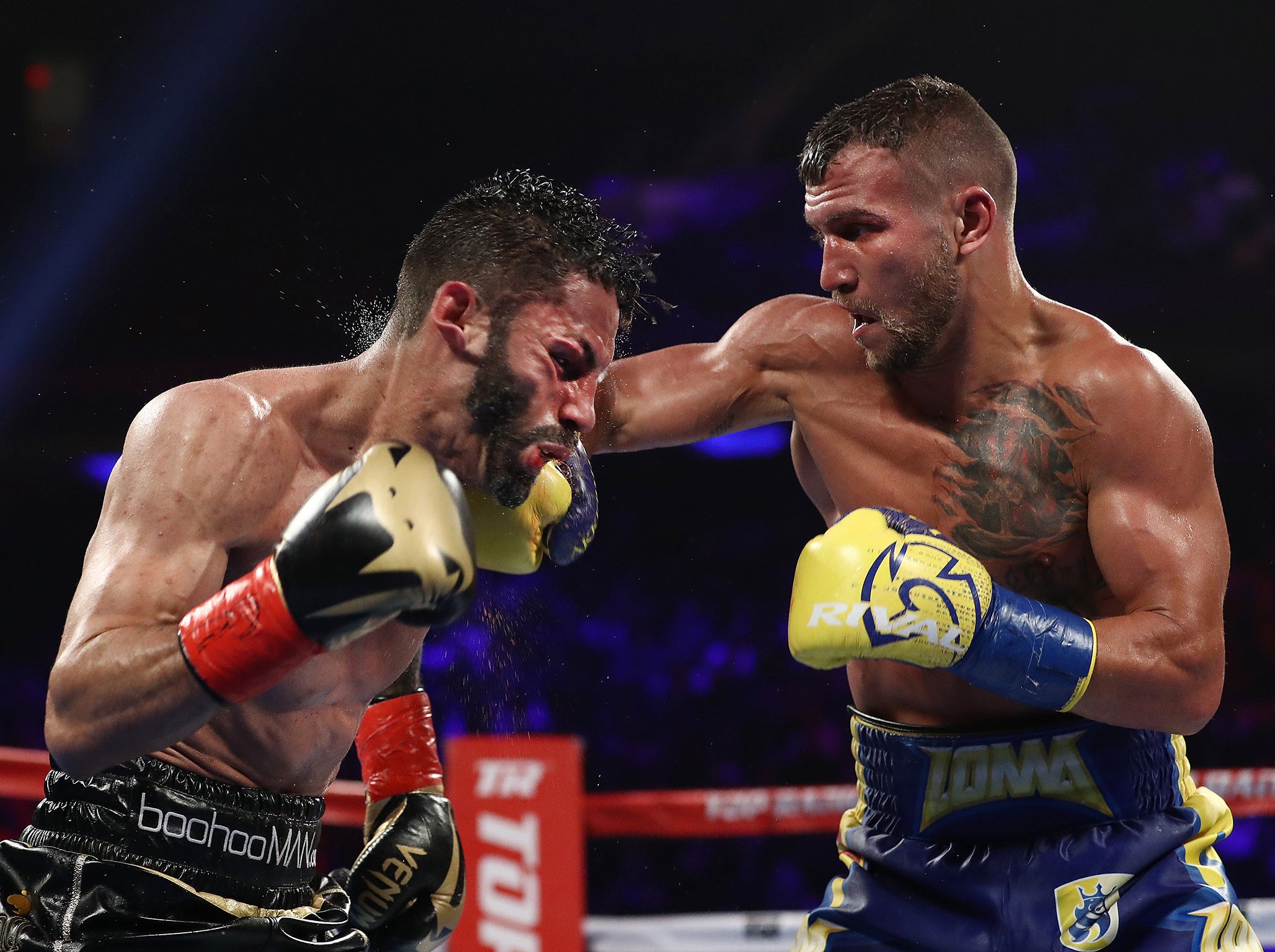 Vasyl Lomachenko stopped Jorge Linares in New York