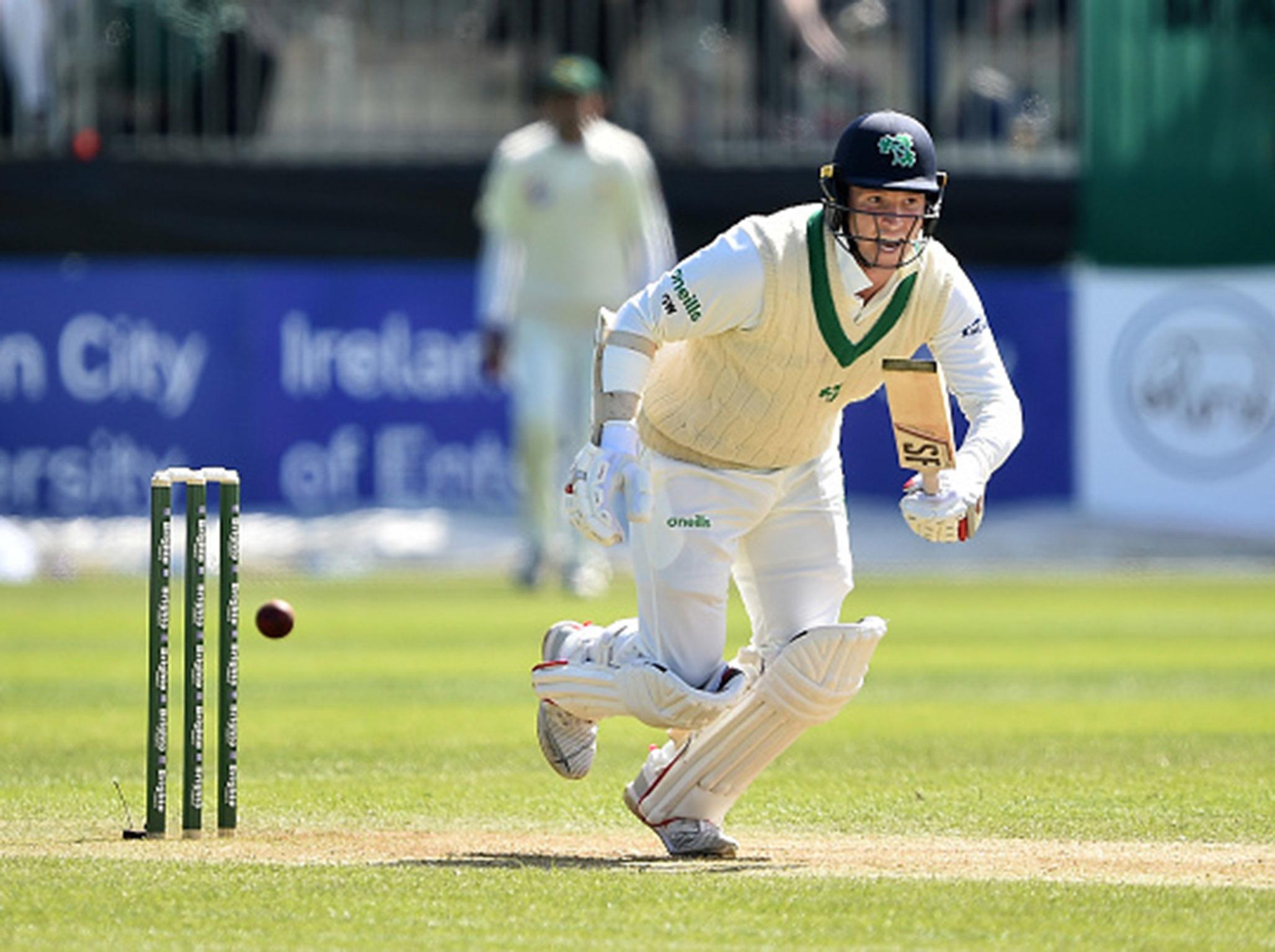 Gary Wilson runs between the wickets