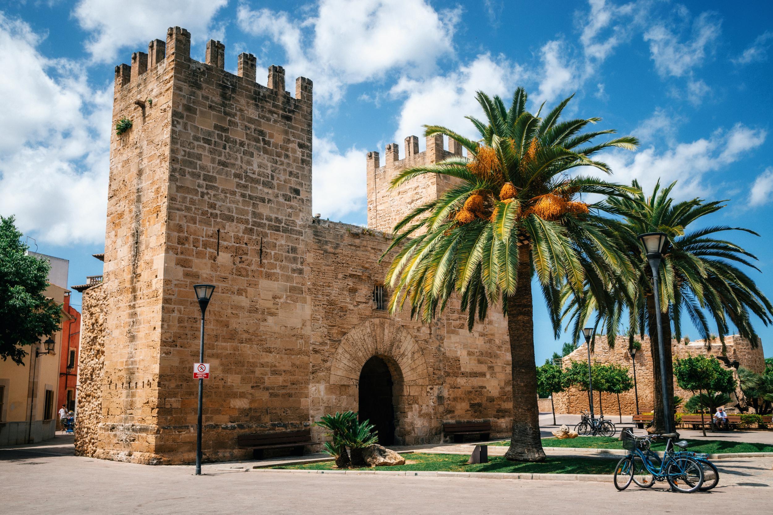 The gate of the fortress wall in Alcudia