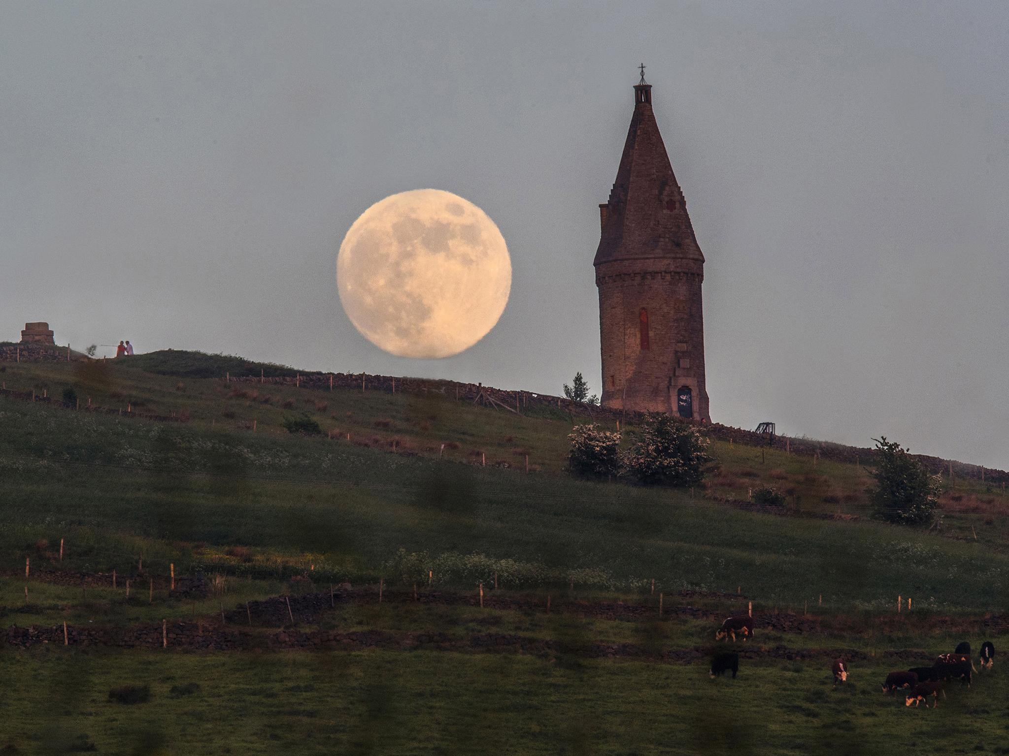 The study reveals how the moon impacts the speed at which Earth rotates