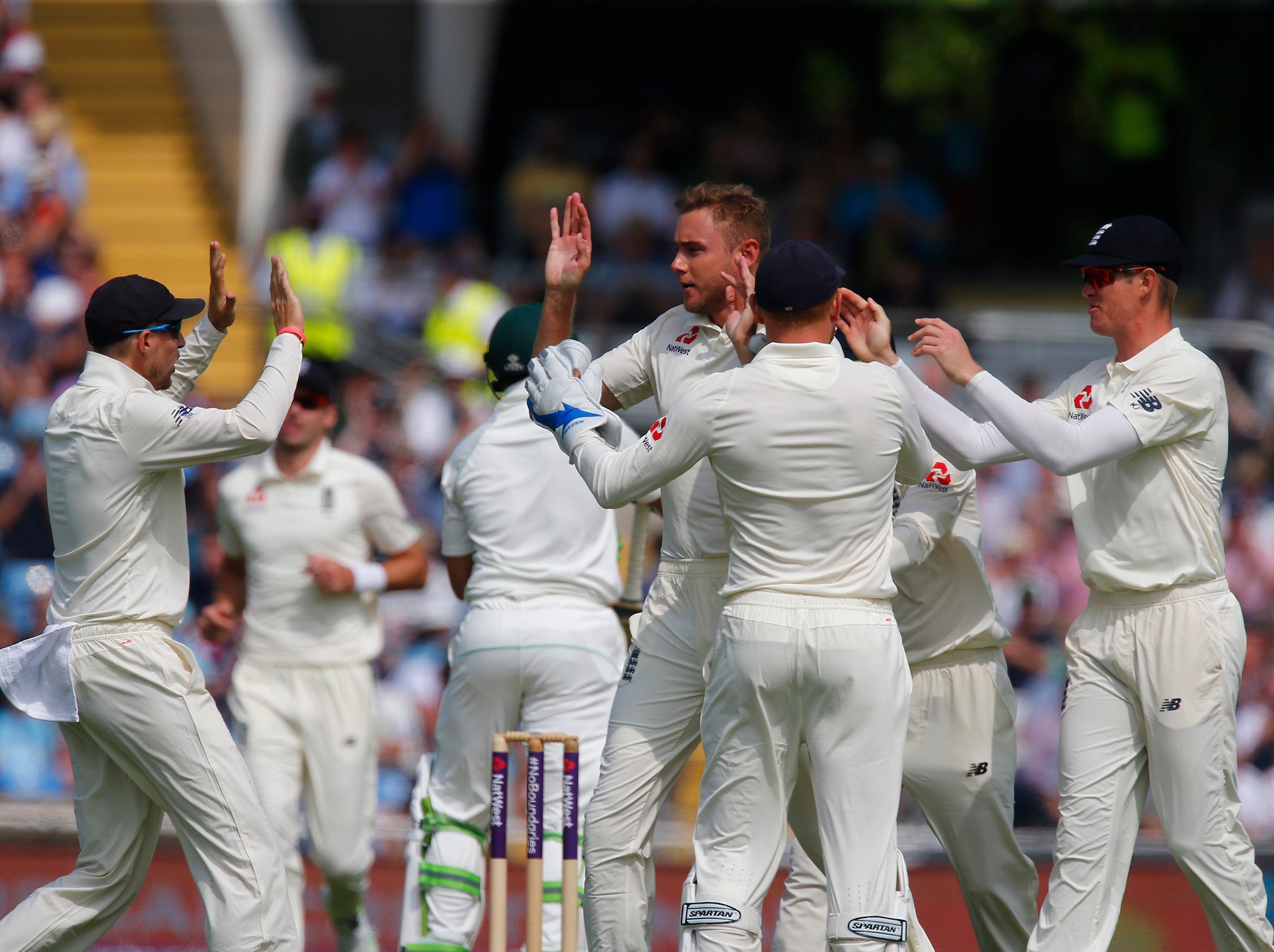 Stuart Broad celebrates the wicket of Imam ul-Haq