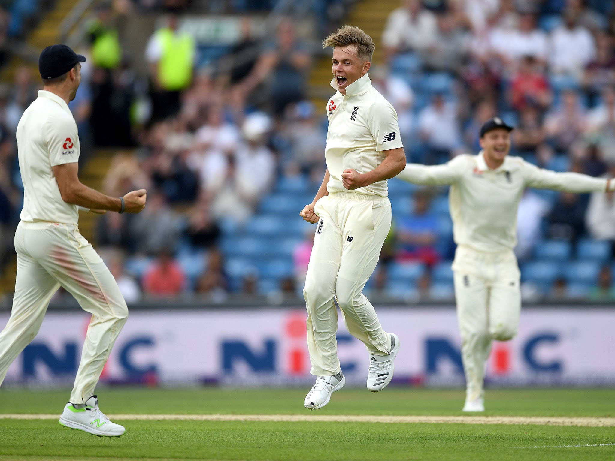 Sam Curran celebrates dismissing Shadab Khan