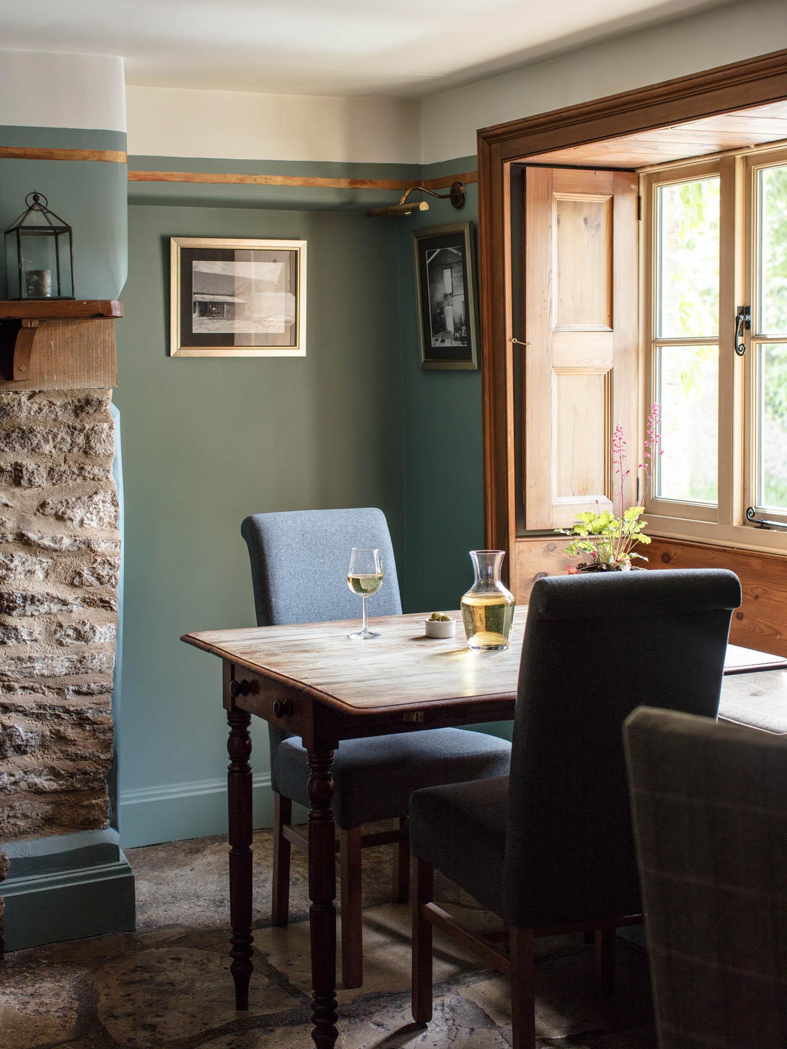 With plenty of stone, wood and classic country tones, the renovation is sensitive and fresh