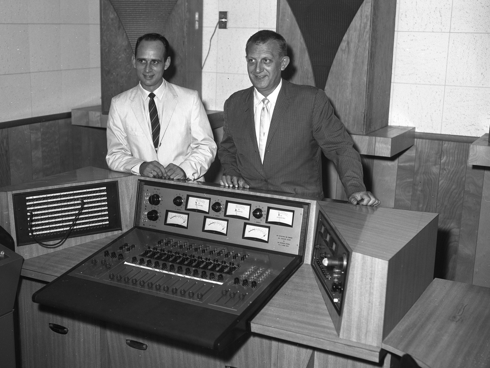 Innovator: engineer Glenn Snoddy, left, and Owen Bradley in Bradley Studio control room