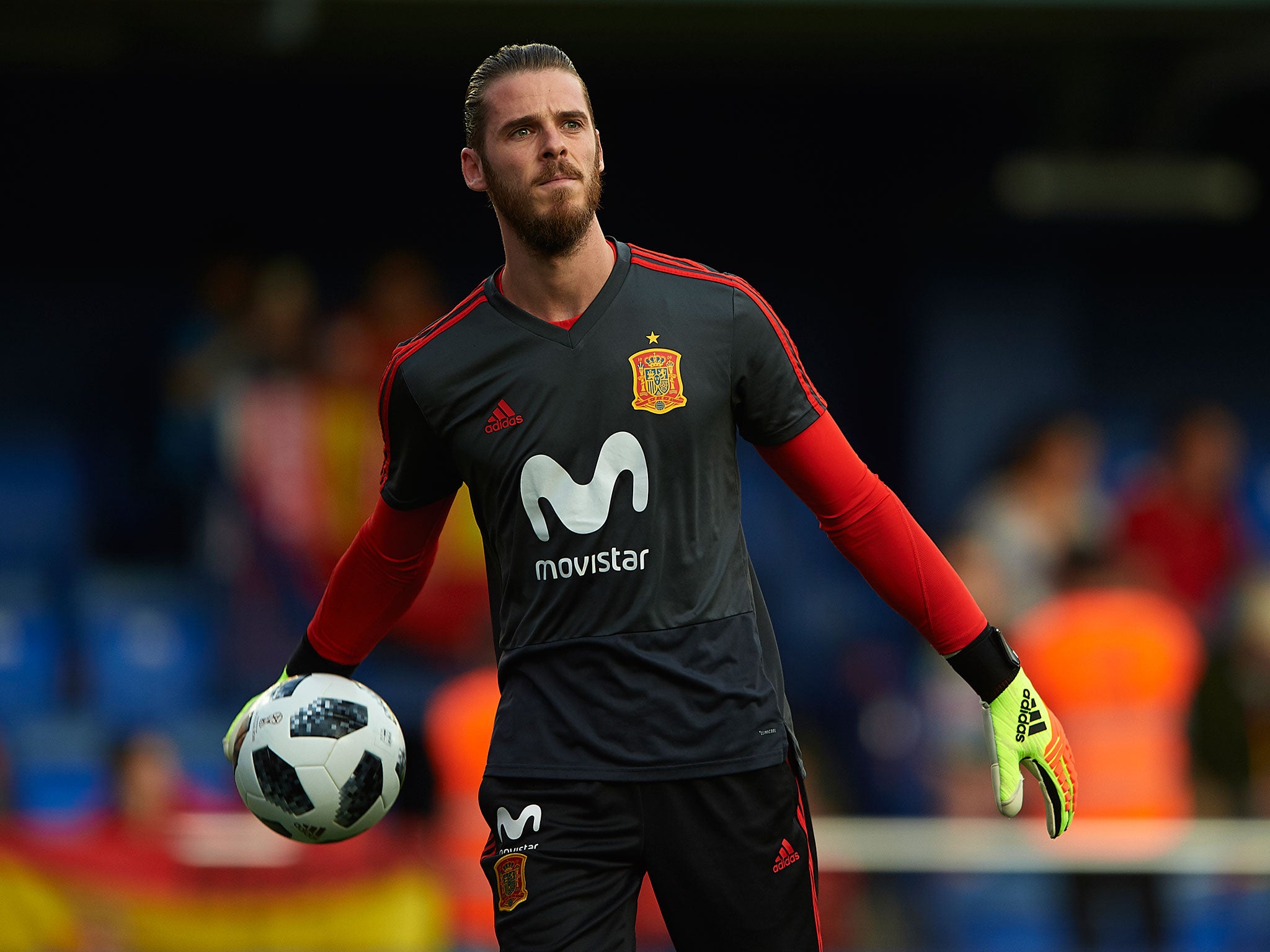 De Gea appeared to be the only one of Spain's players present who failed to applaud his country's new PM during his visit to the side's training camp