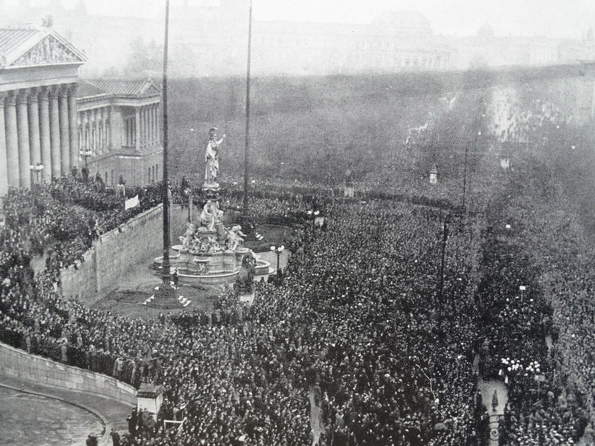 With the proclamation of the German-Austrian Republic, the provisional national assembly met in Vienna as the first parliament of the new Austria in 1918