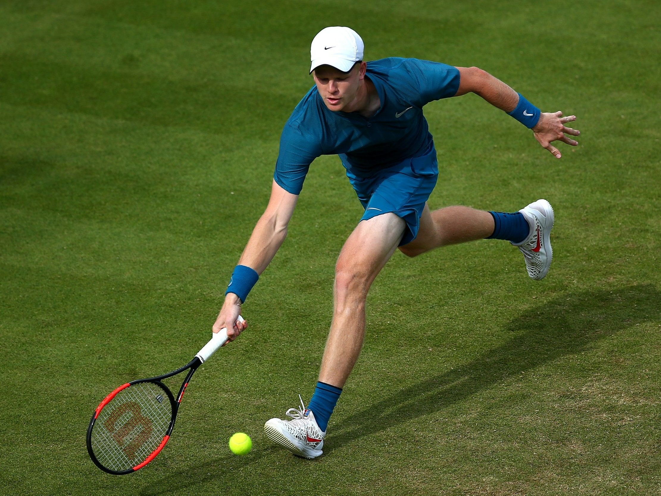 Edmund in action during the second set