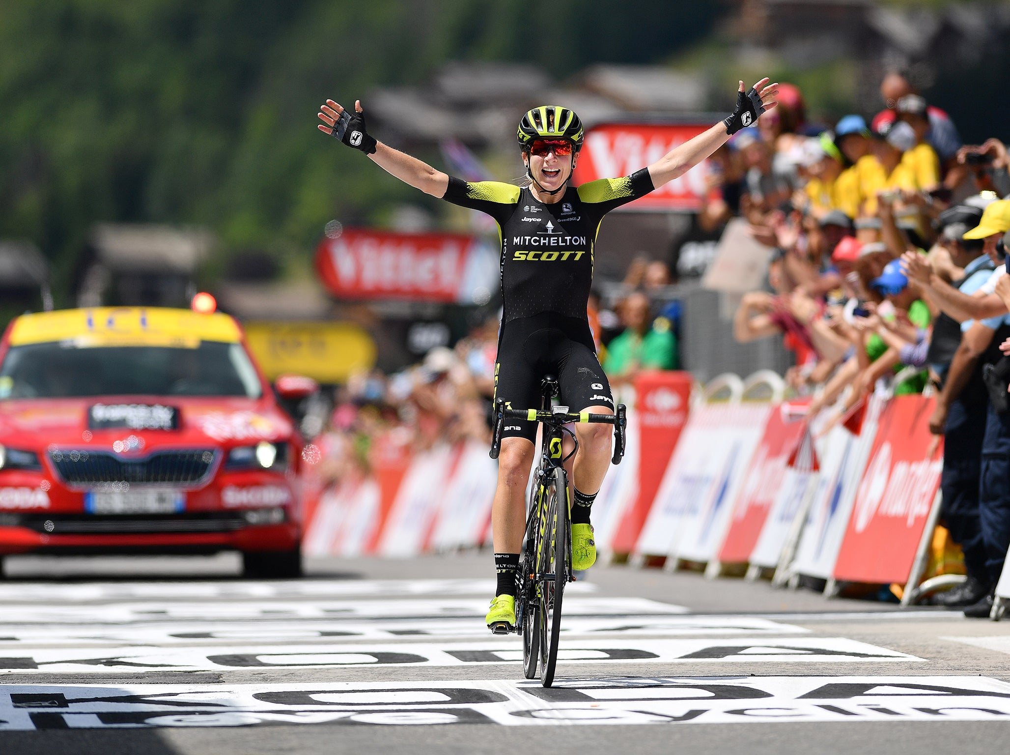 Annemiek van Vleuten crosses the line