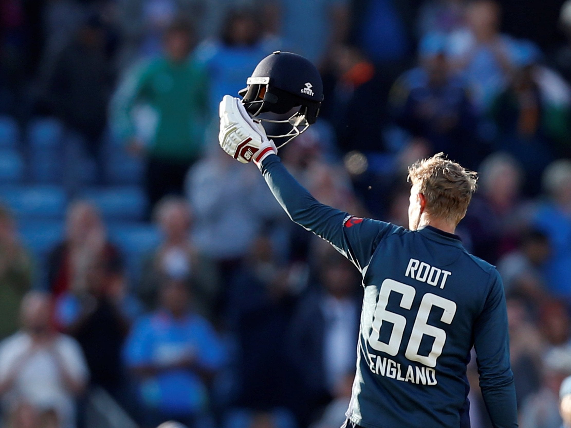 Root heads into the longer form bang in form