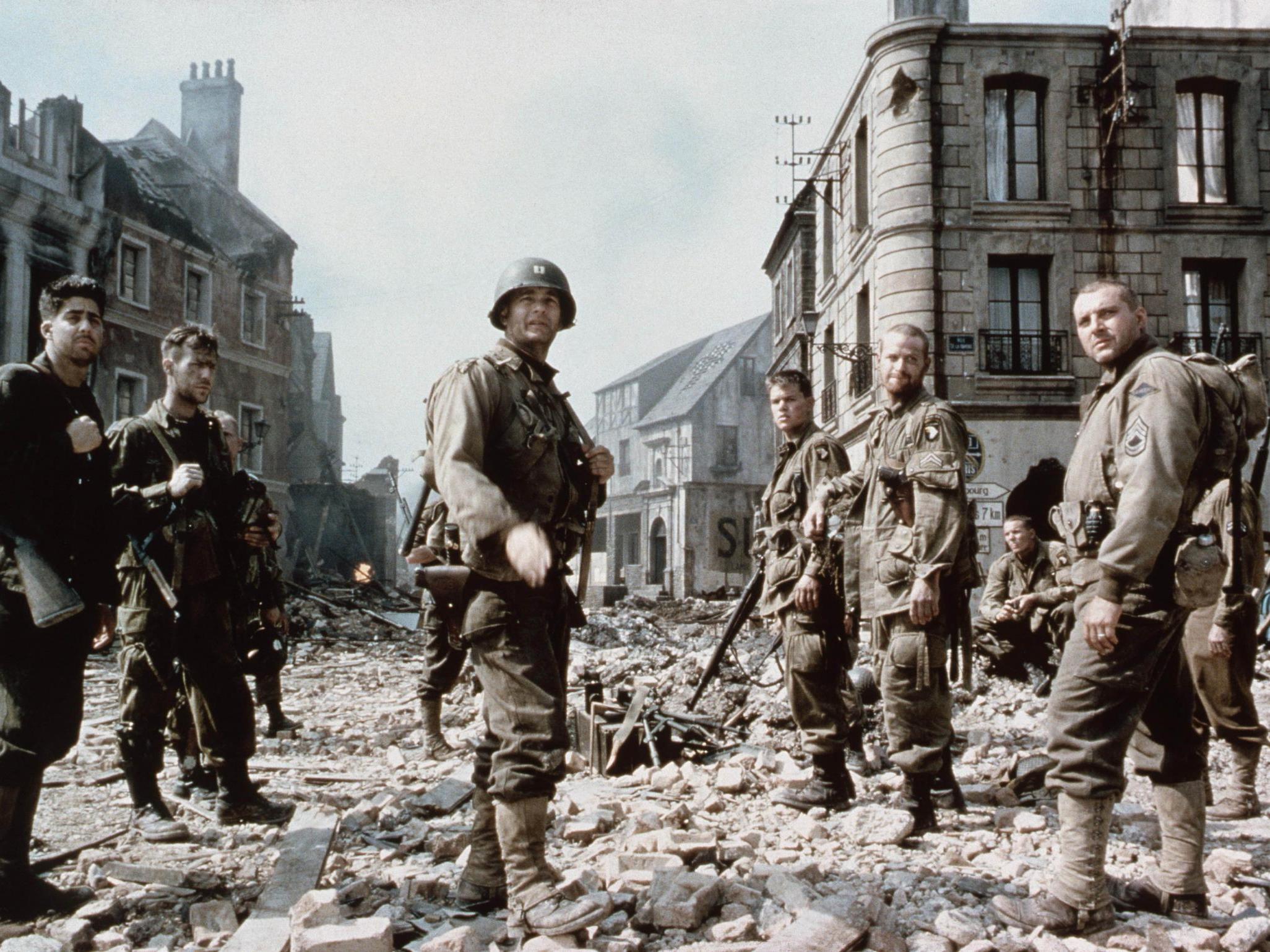 Adam Goldberg, Tom Hanks, Matt Damon and Tom Sizemore in Saving Private Ryan