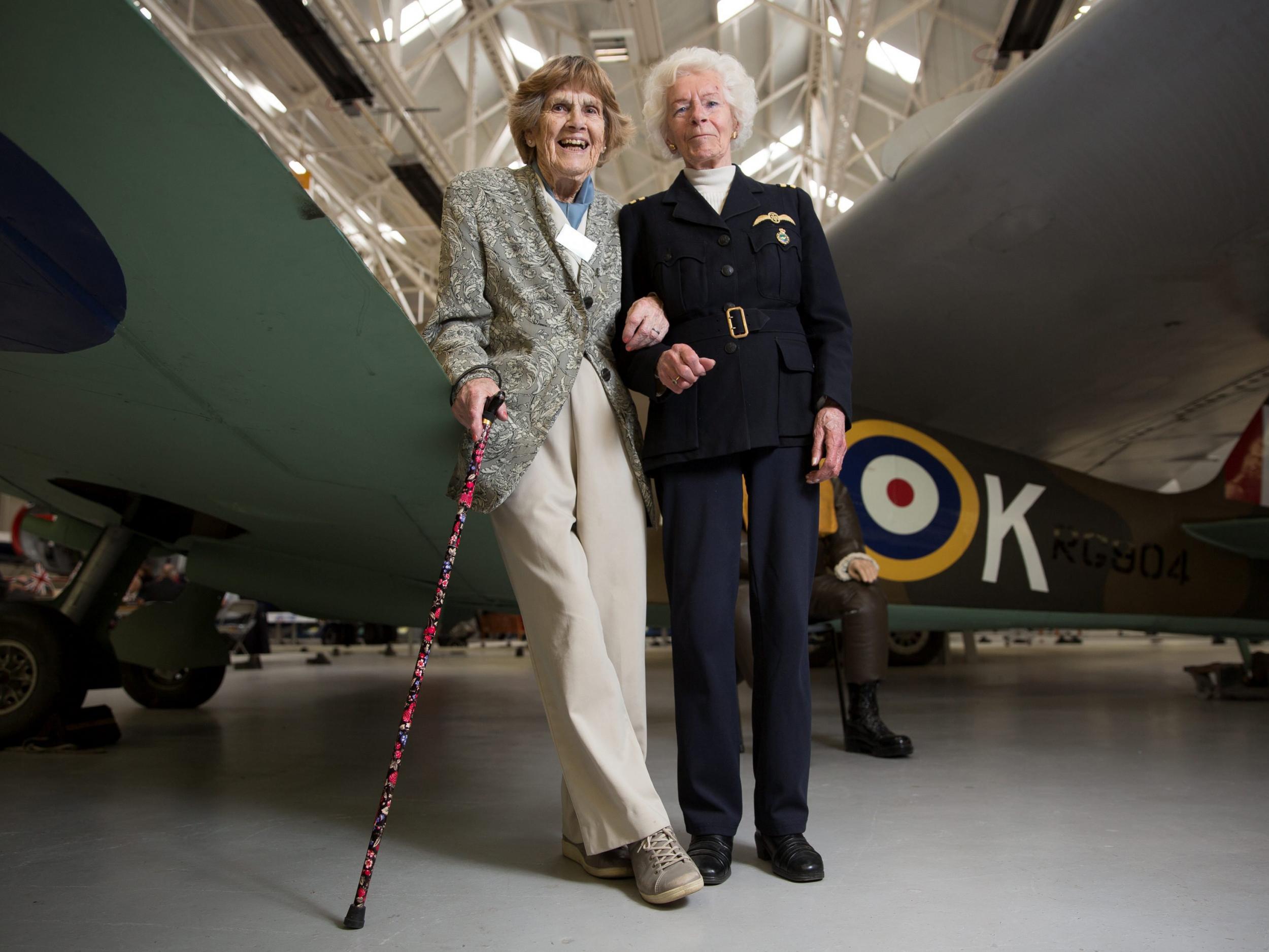 Ellis (right) with Joy Lofthouse, a fellow ATA pilot who died last year