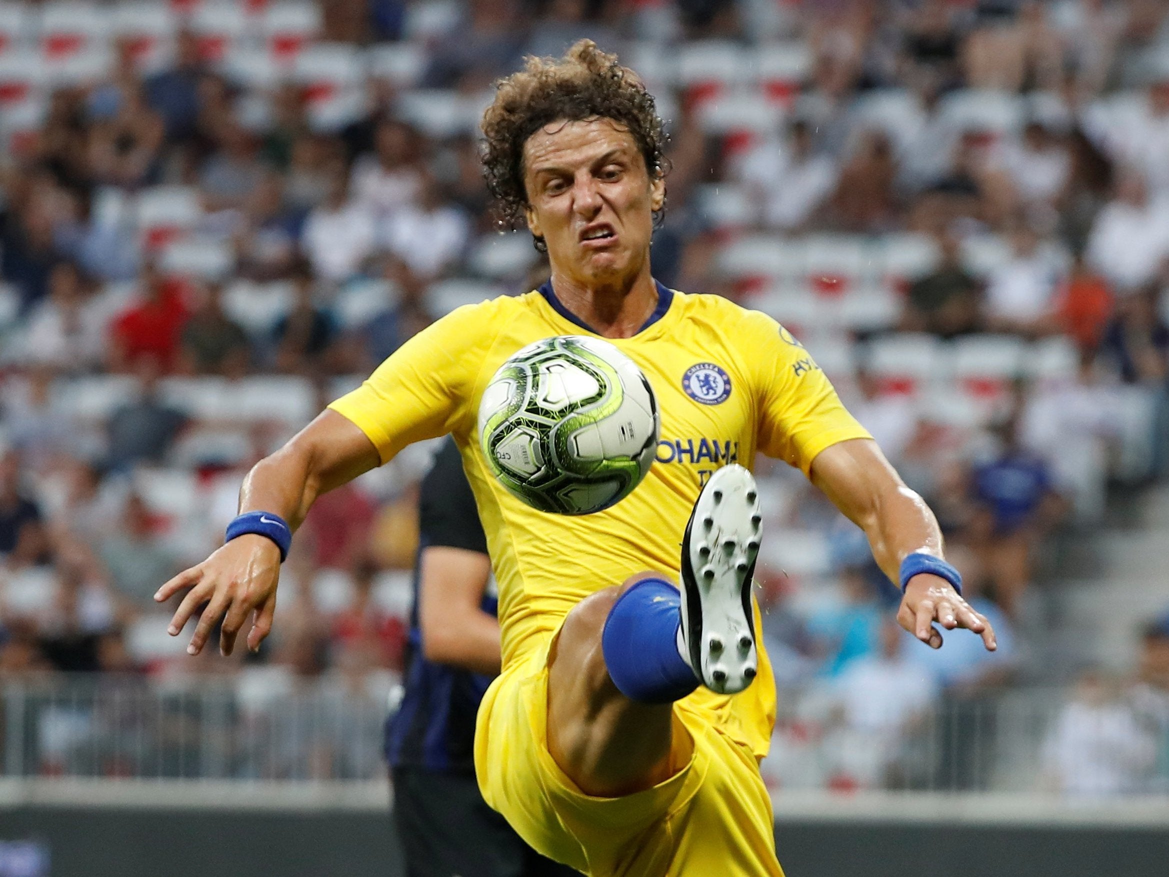 Chelsea defender David Luiz has admitted he does not want to leave the club