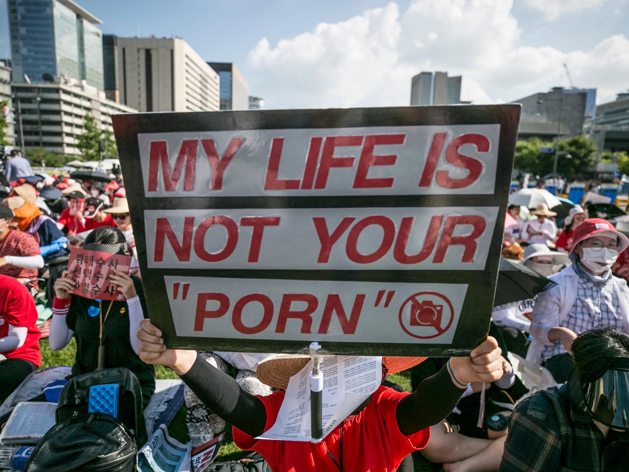 Over 40,000 women staged a protest to urge South Korean government to come up with measures to tackle sexual abuse involving hidden cameras