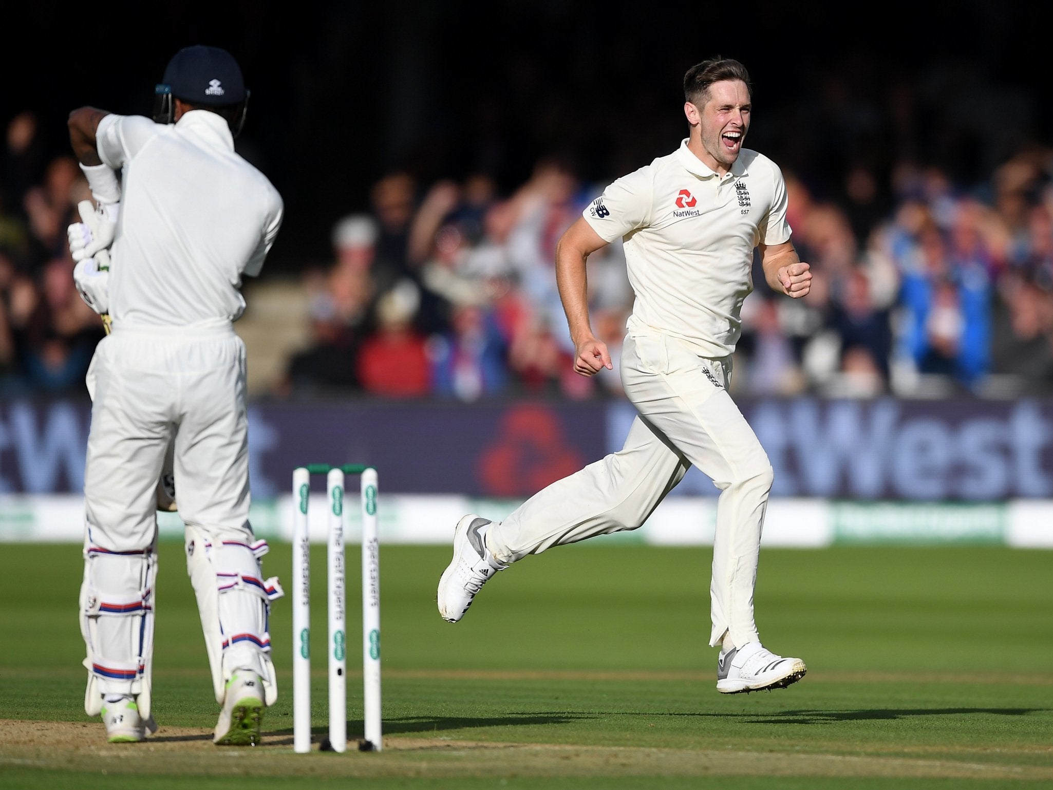 Chris Woakes celebrates dismissing Hardik Pandya