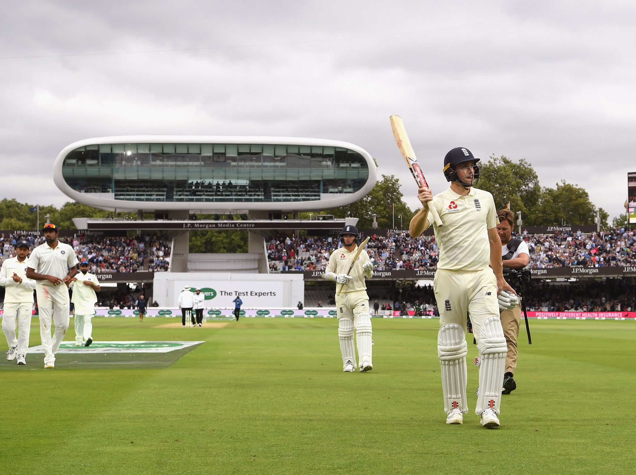 England have a lead of 250 runs