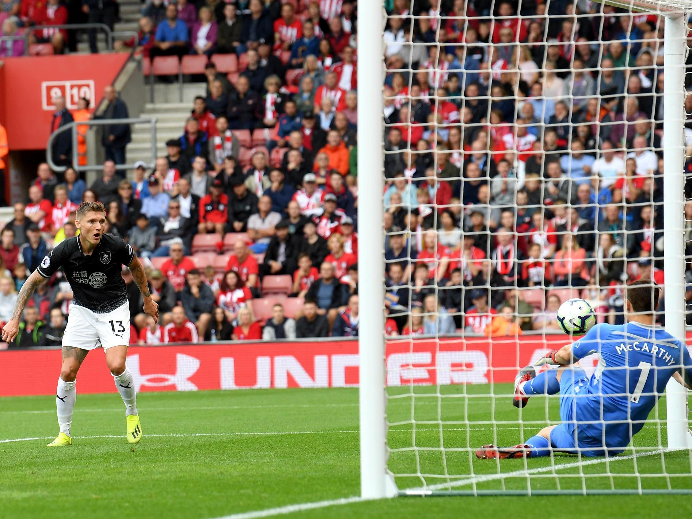 Jeff Hendrick has his headed attempt saved by Alex McCarthy