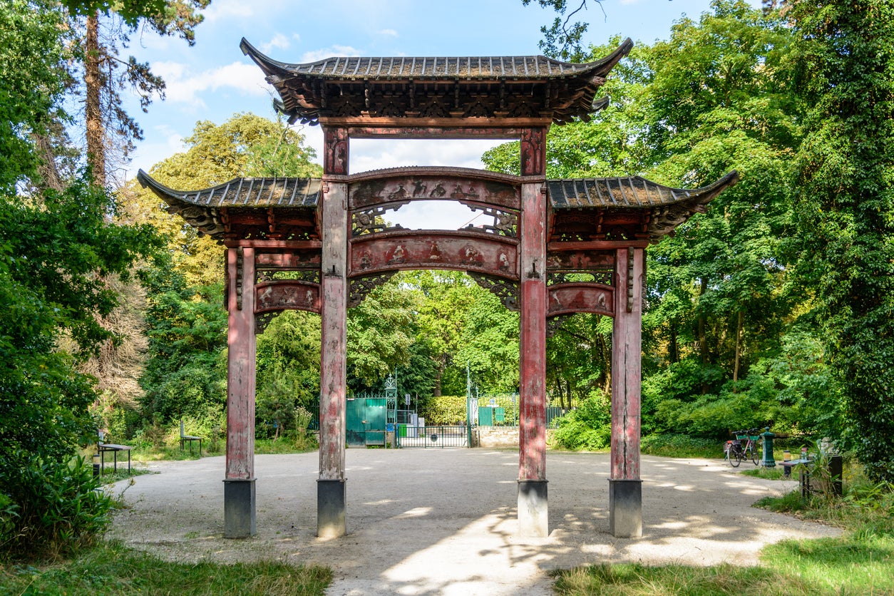 Stay in the shade in the Jardin d’Agronomie Tropicale