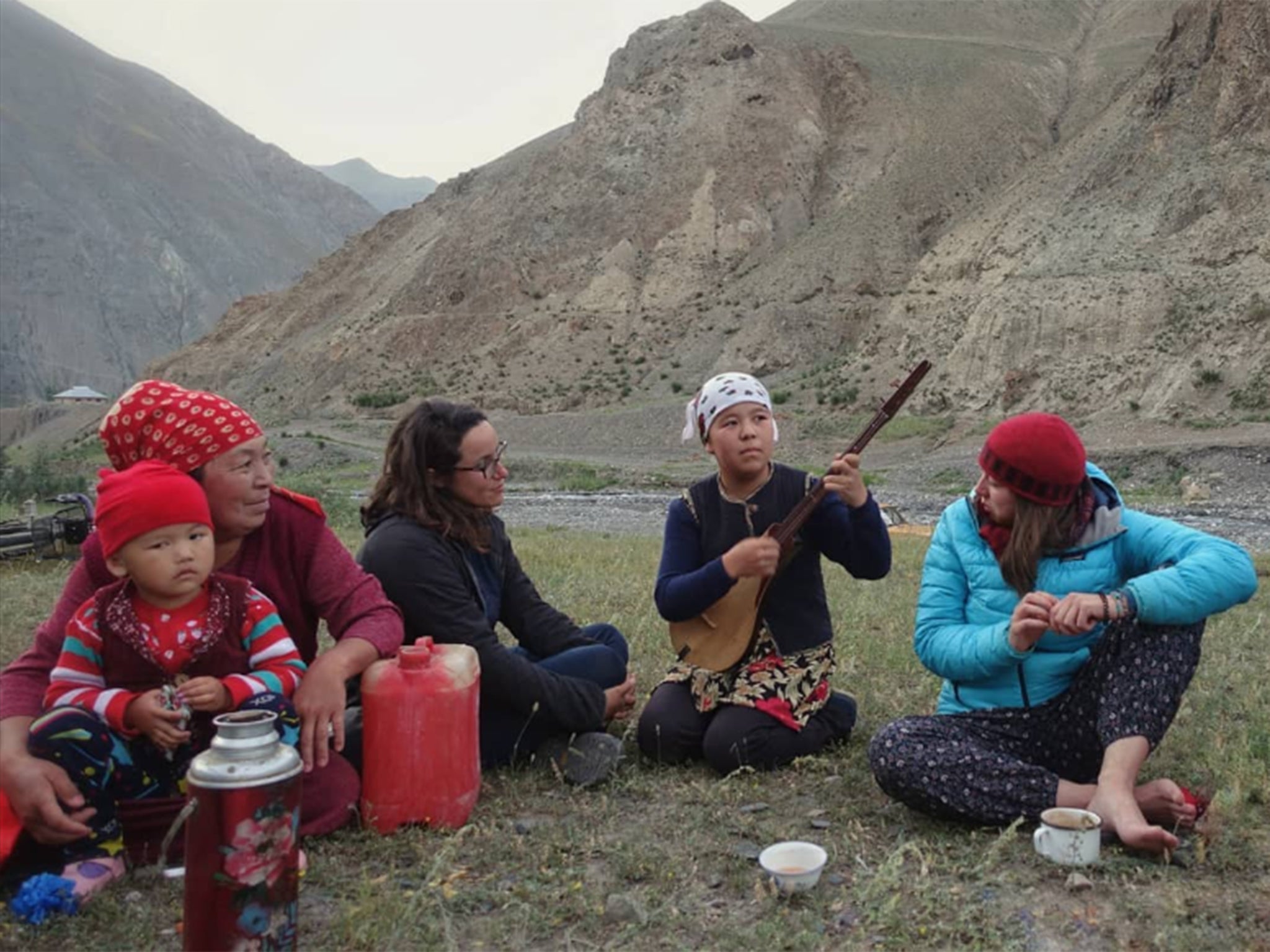 Camping in Kyrgyzstan, the couple were visited by a nearby family who brought sweet tea, bread... and, ‘before leaving for the night, a really special and beautiful musical performance from their eldest daughter’