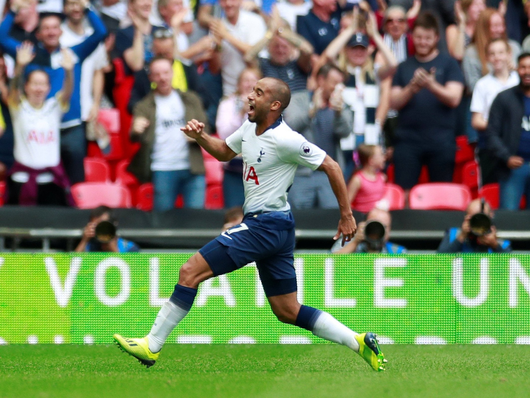 Luvas Moura celebrates after putting Spurs ahead