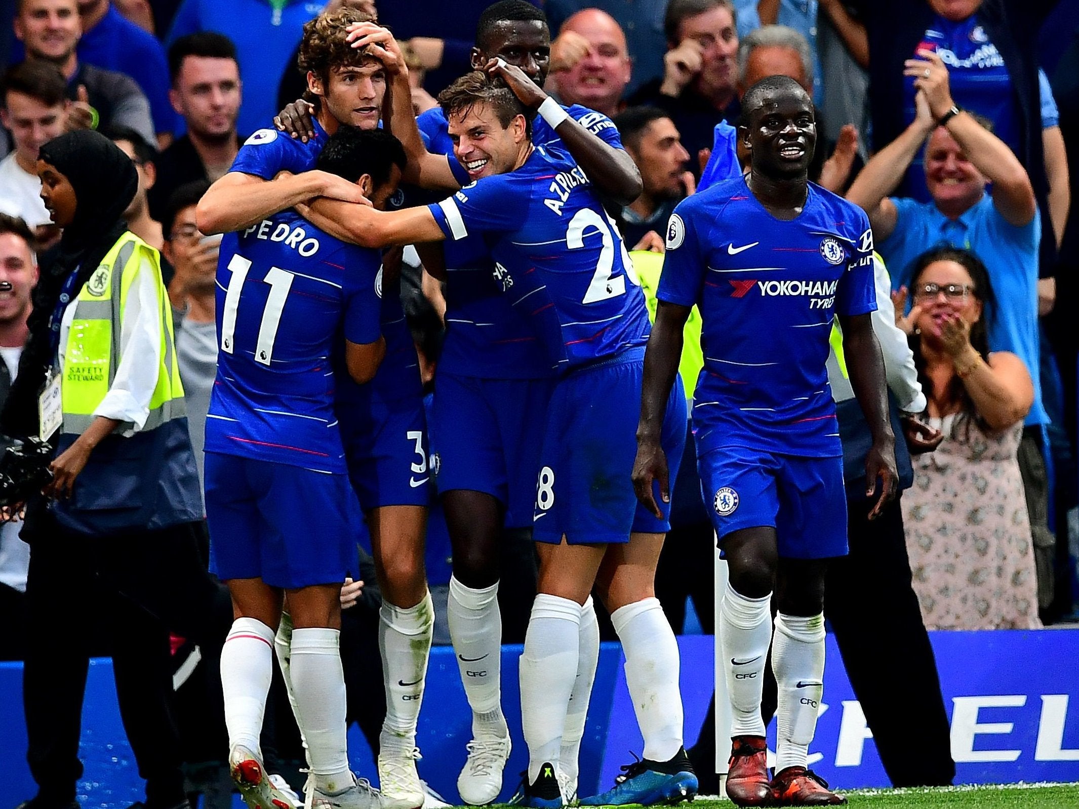 Chelsea celebrate Marcos Alonso's winning goal