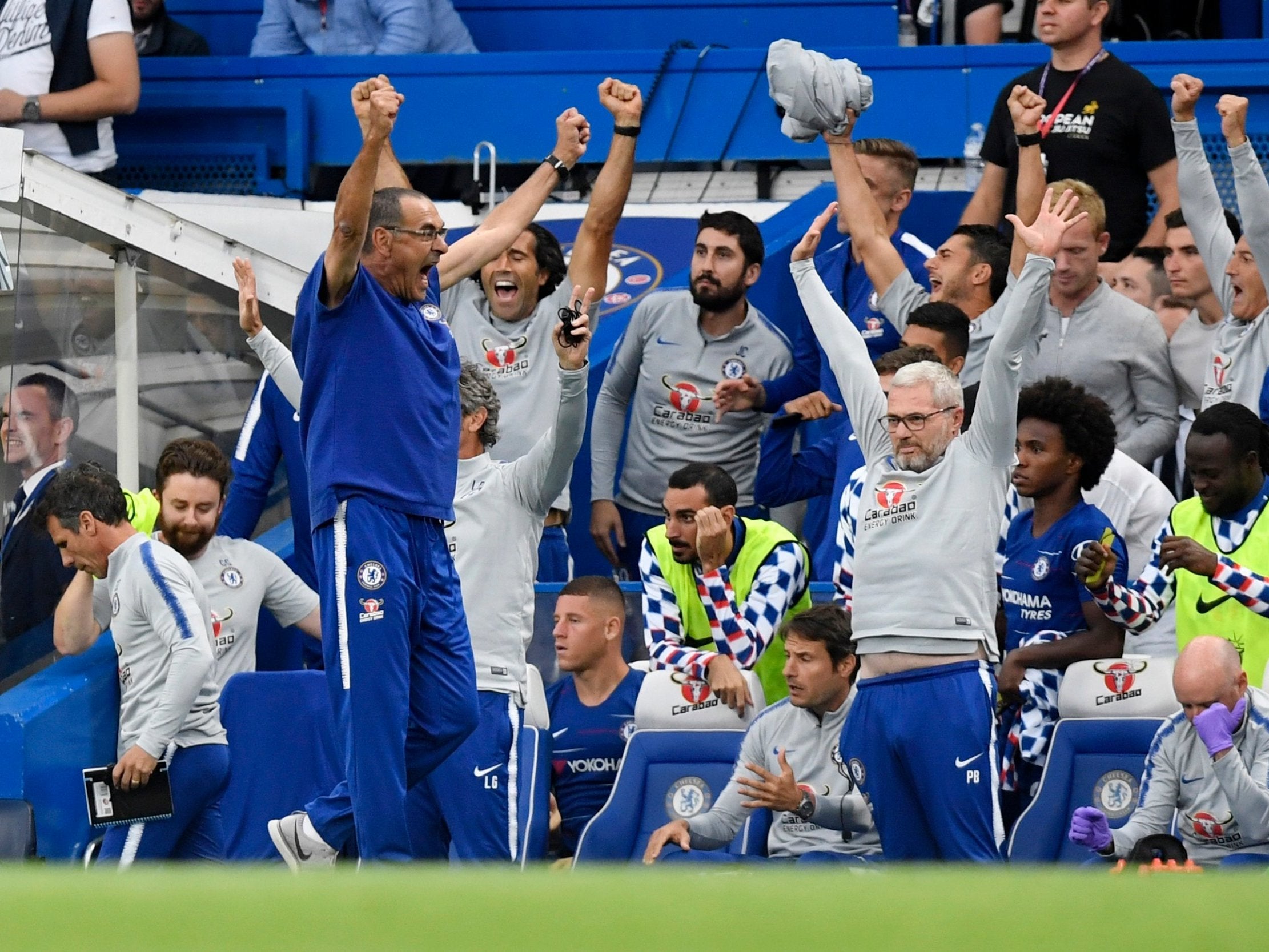 Maurizio Sarri celebrates Chelsea's late winner against Chelsea