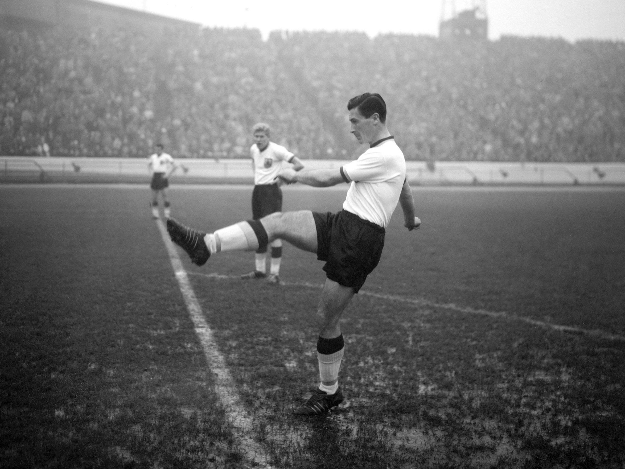 McIlroy in December 1960, during Burnley’s title-winning campaign