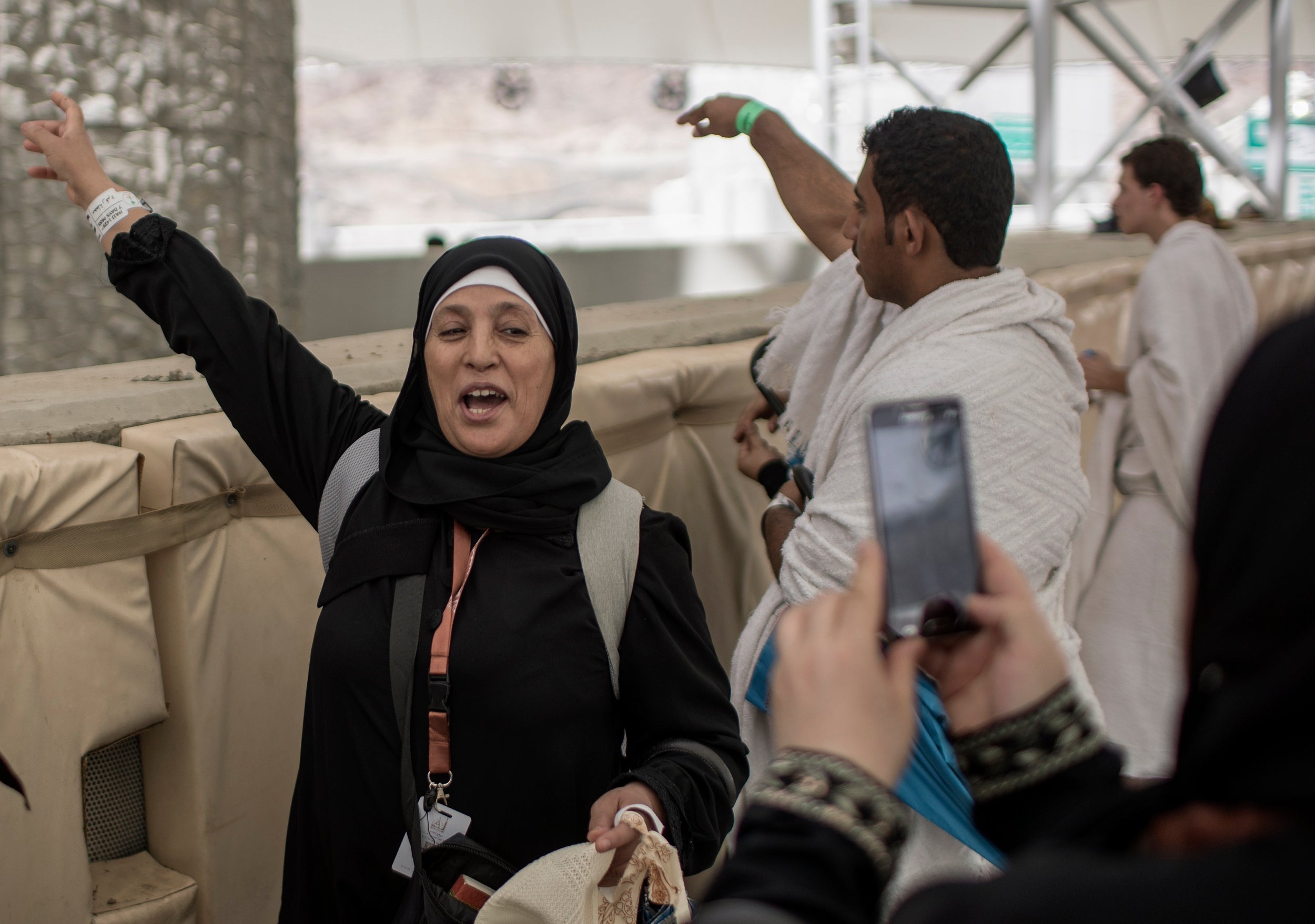 Muslim pilgrims throw stones towards the symbolic devil represented by a Jamarat (Burning Coal) on the last day of the Muslims Hajj 2018 pilgrimage in the tent City of Mina near Mecca, Saudi Arabia
