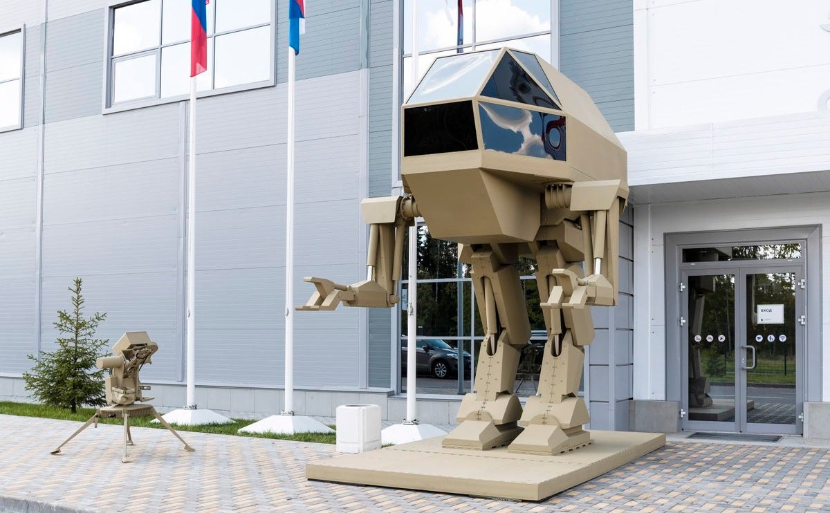 Kalashnikov's Igorek robot is 13 feet tall and weighs 4.5 tonnes