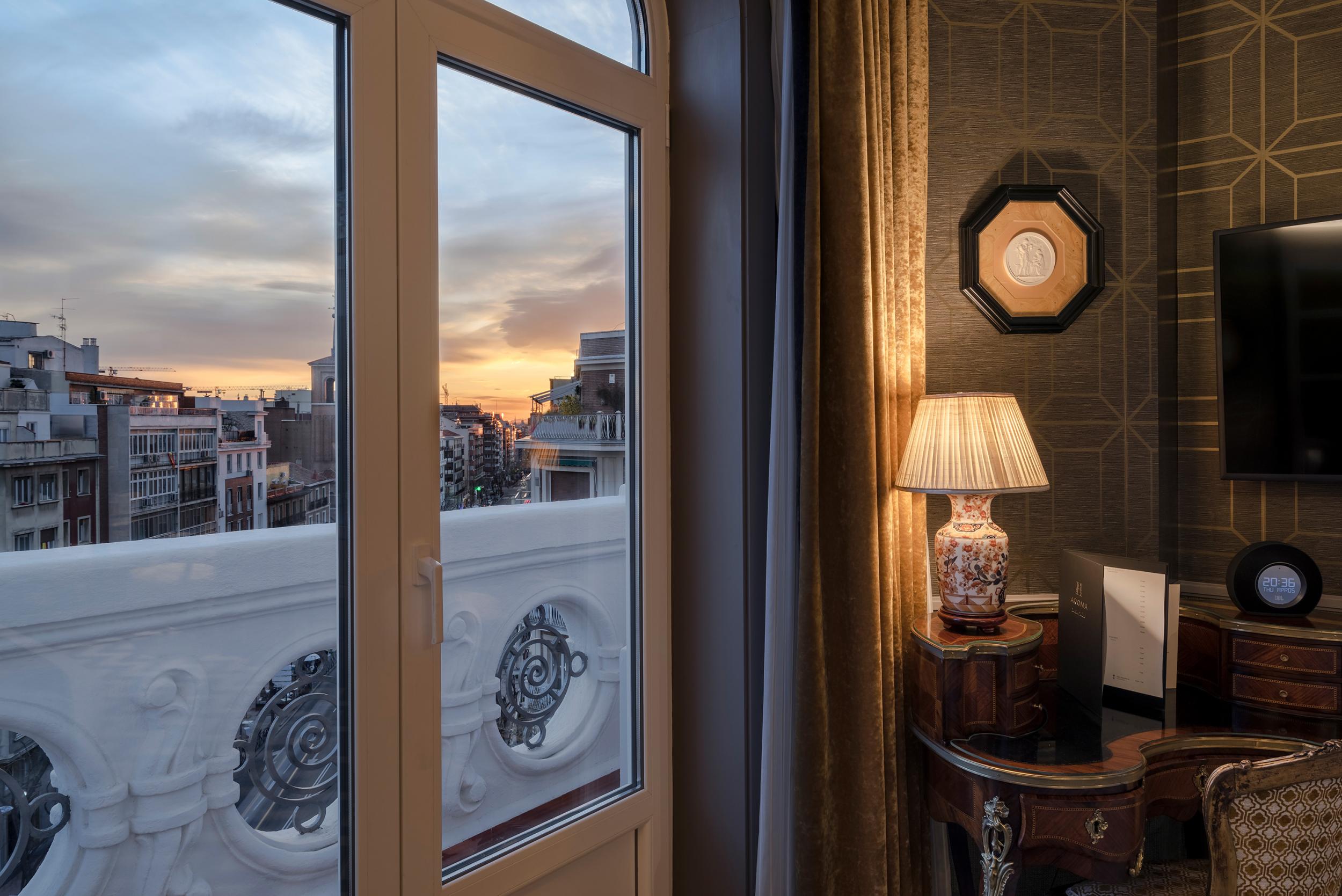 The Detalle Junior Suite at Heritage Madrid