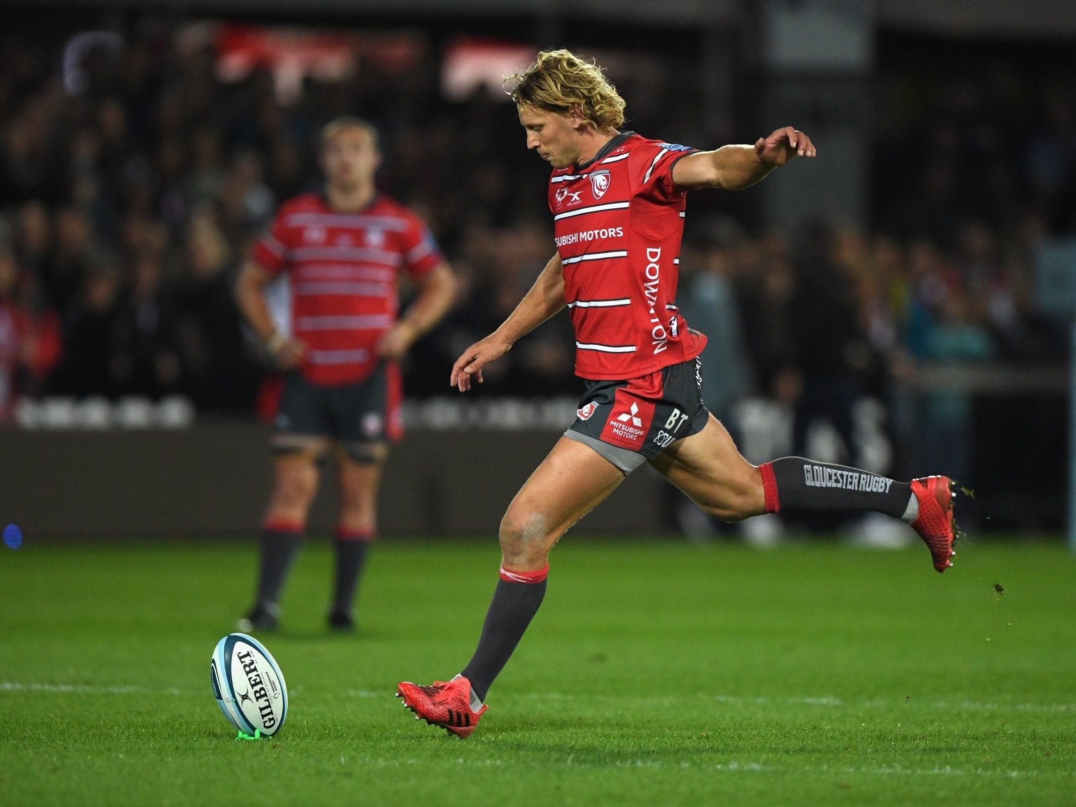Billy Twelvetrees kicked 10 points to send Gloucester top of the Premiership