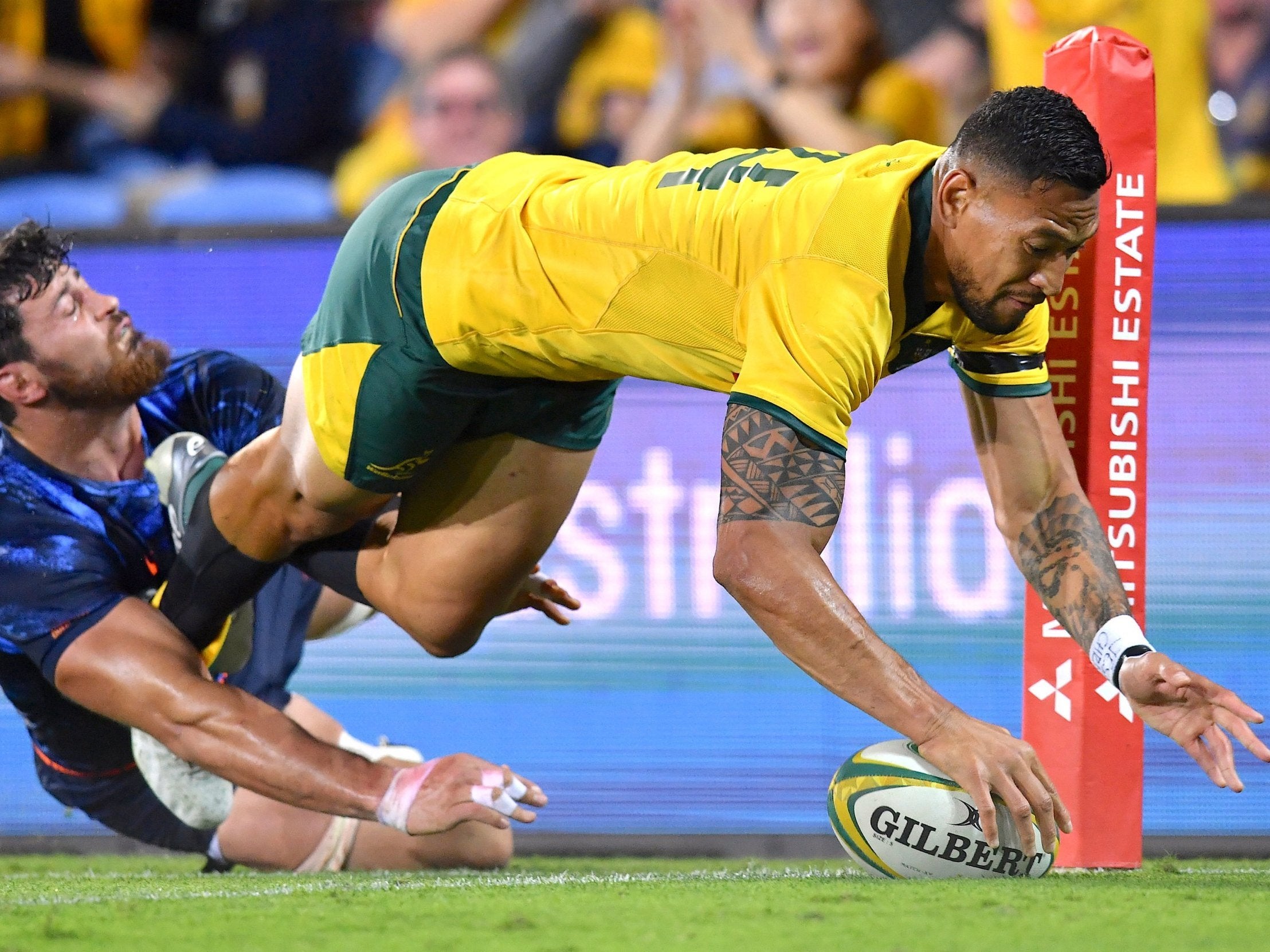 Israel Folau scored one of the tries of the season for Australia