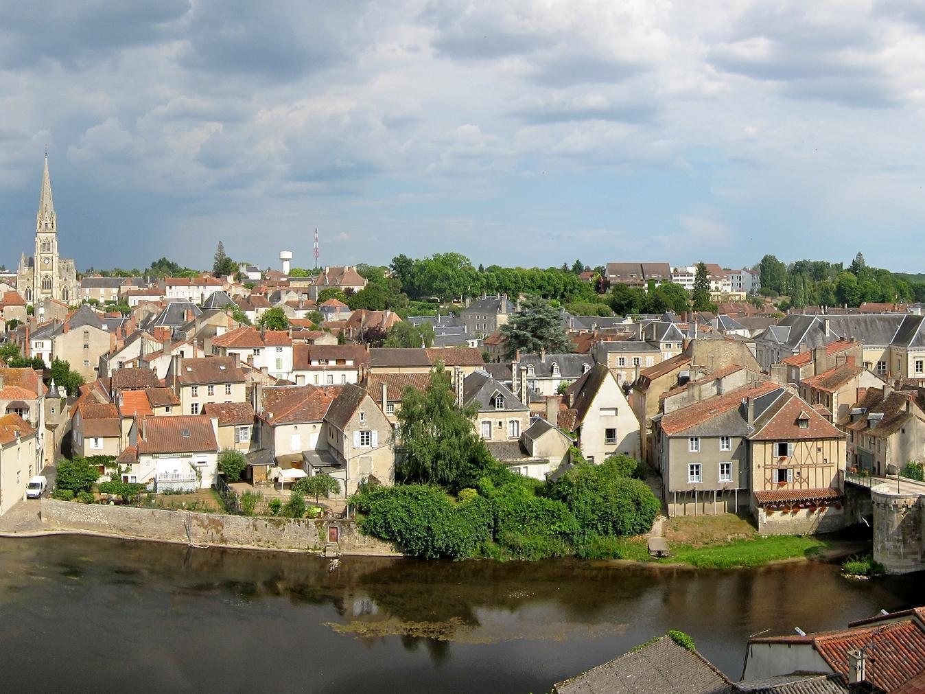 The picturesque village of Montmorillon where voters are losing faith in the French leader (author: Velvet/Wikimedia)