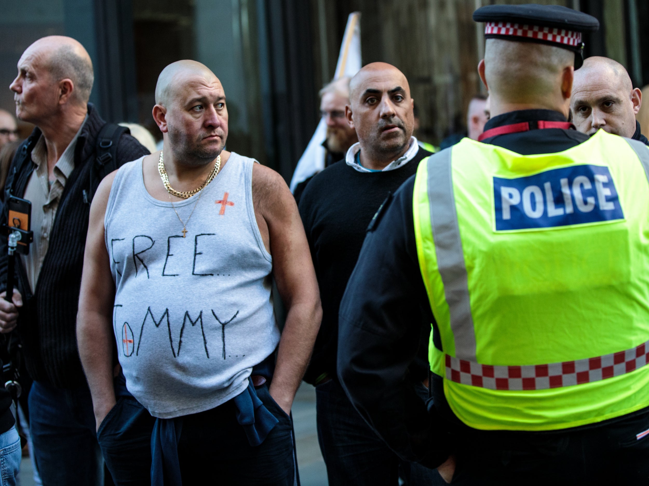 Supporters of far-right figurehead Tommy Robinson demonstrate outside the Old Bailey