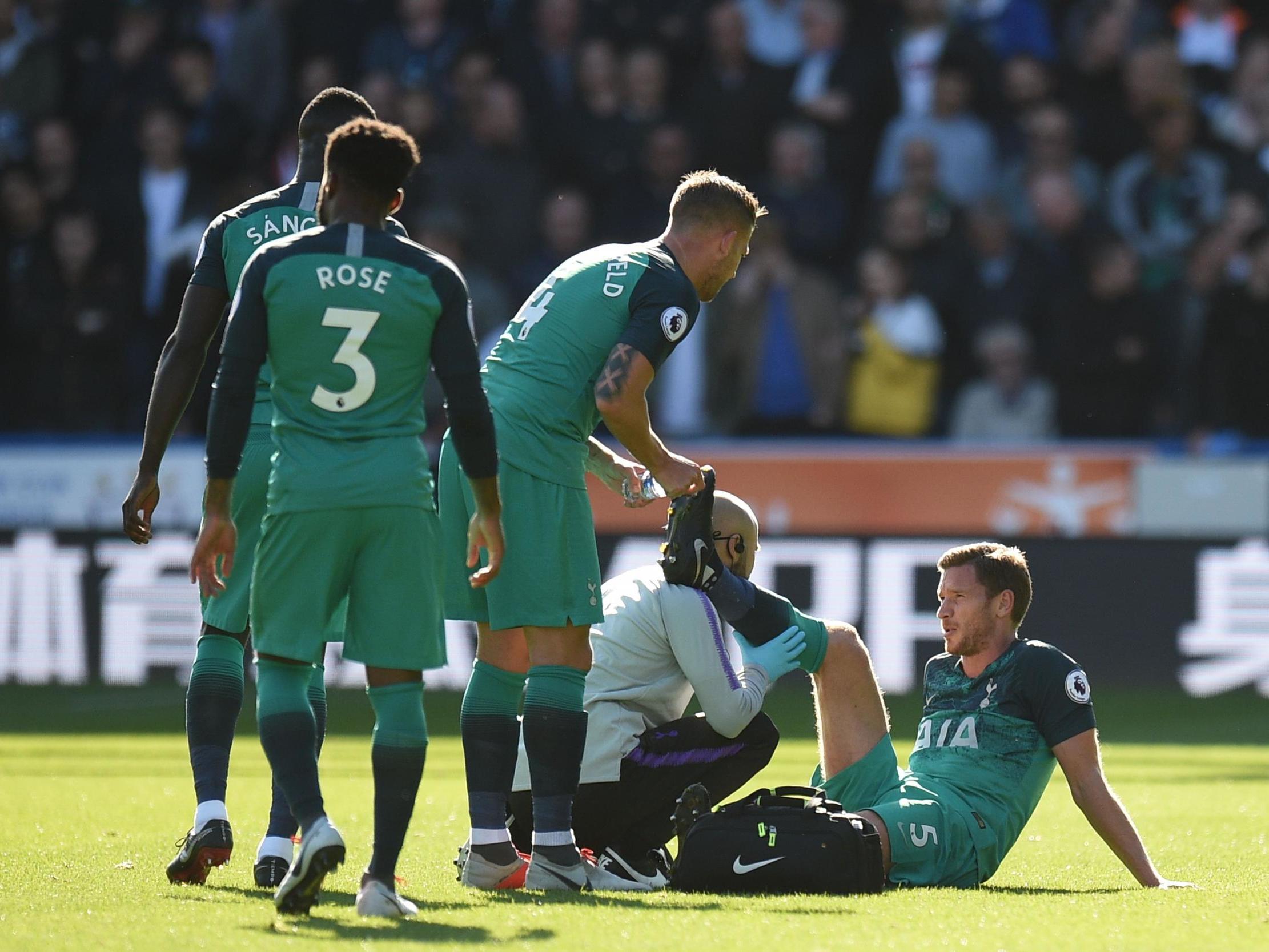 Vertonghen was forced off at half-time (AFP/Getty Images)