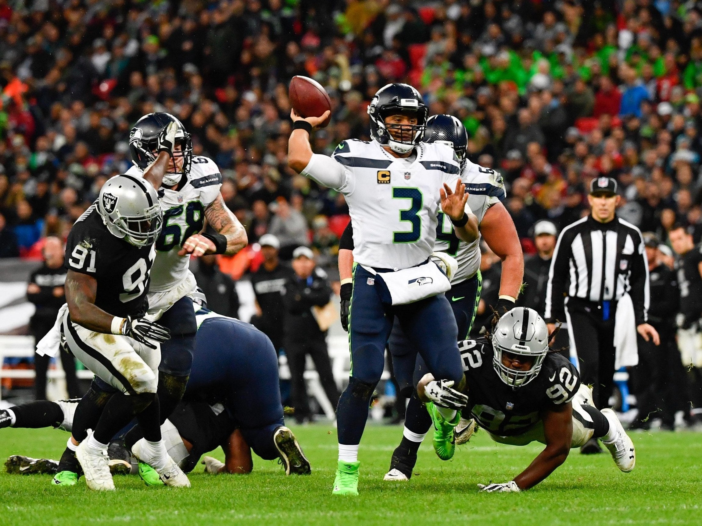 Seattle demolished their west-coast opponents 27-3