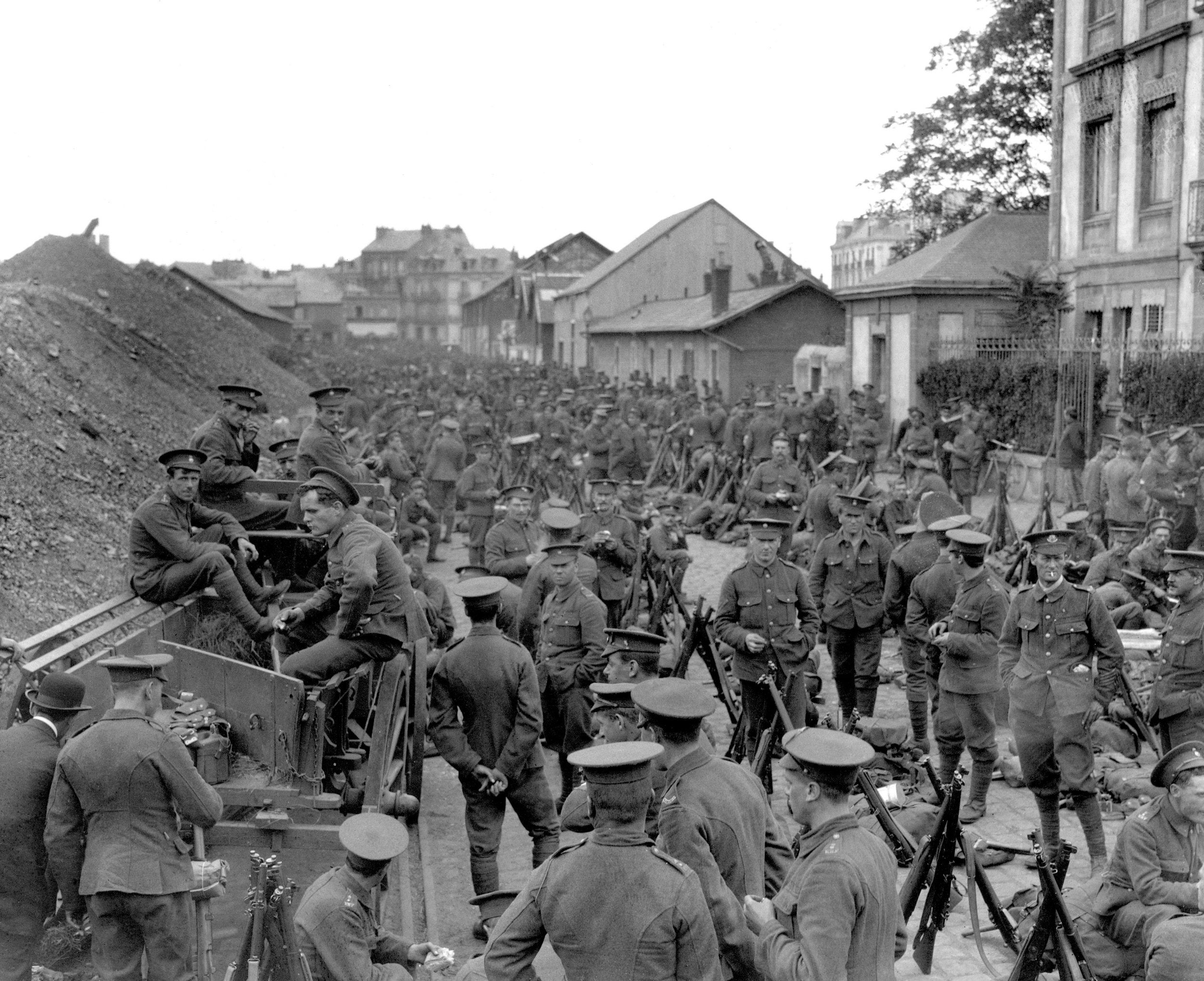 British soldiers from the Royal Welch Fusiliers and the Cheshire Regiment on their way to Mons in 1914