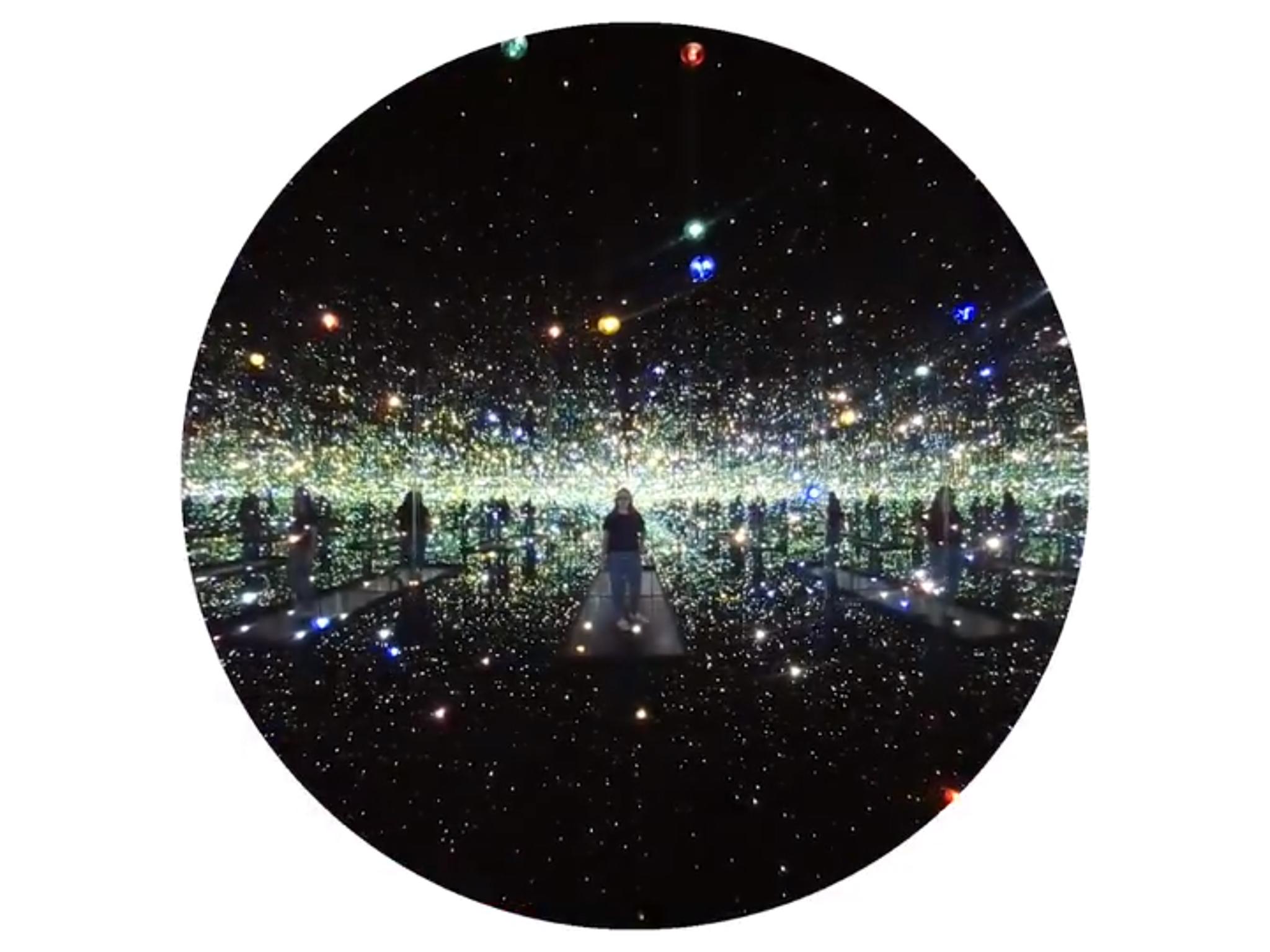 Wearing Snapchat Spectacles to record Yayoi Kusama's Infinity Mirrors exhibition at the Broad, Downtown LA