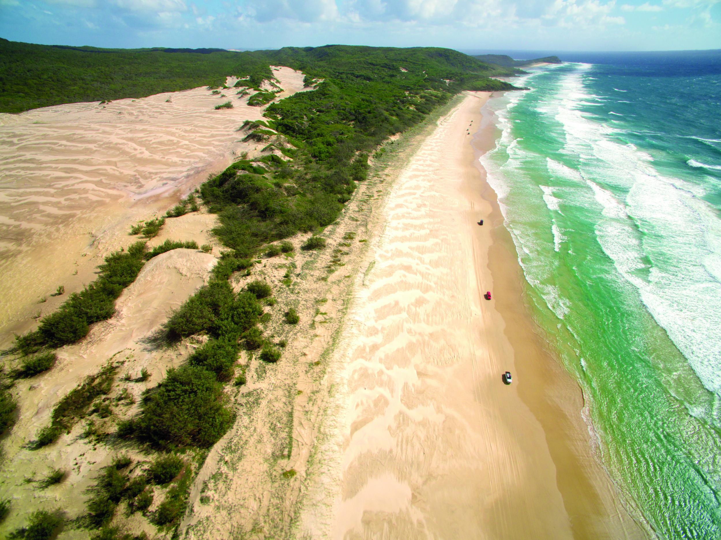 4WD-ing along the Fraser Island highway, Queensland